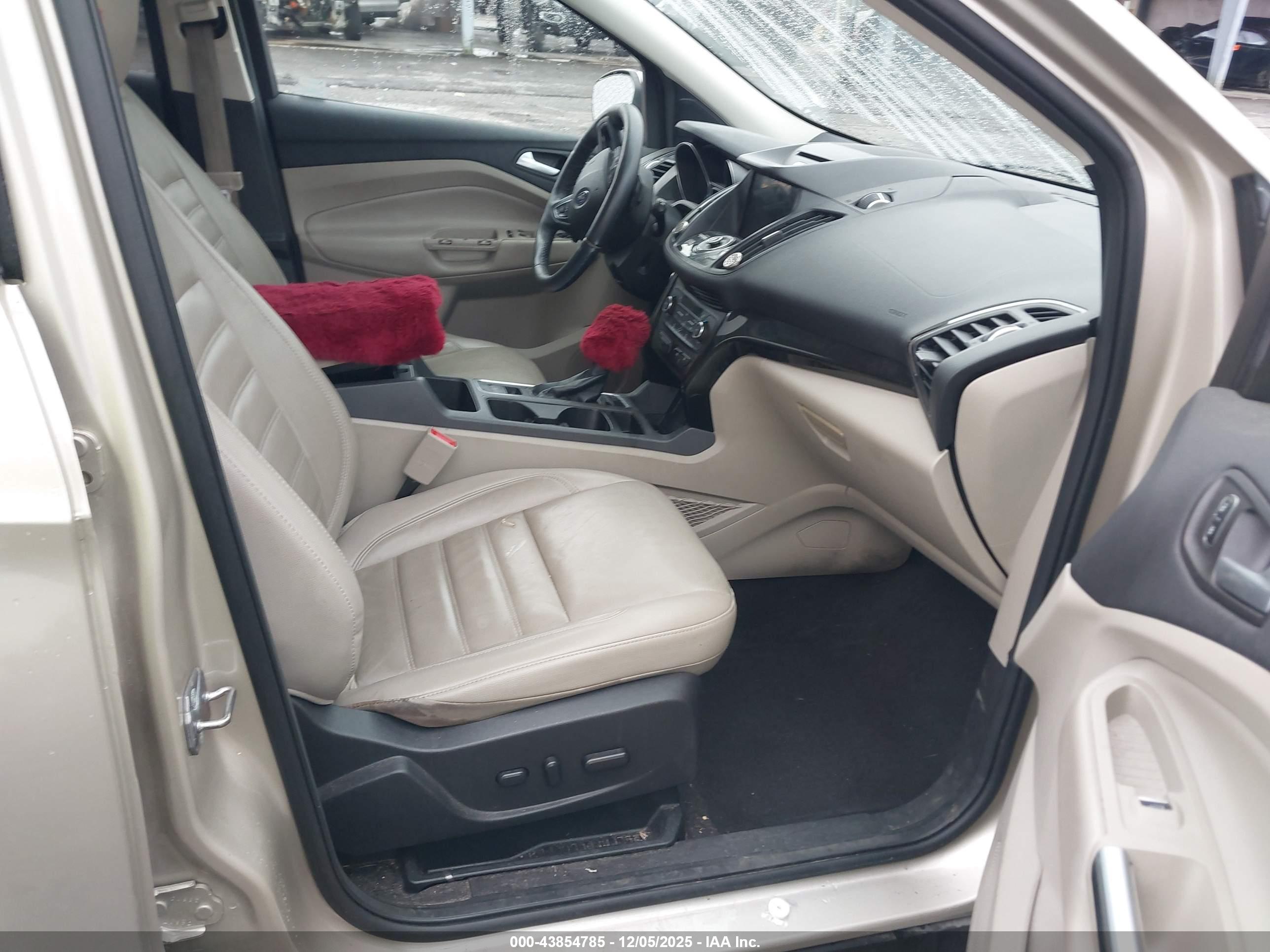 FORD ESCAPE image 5