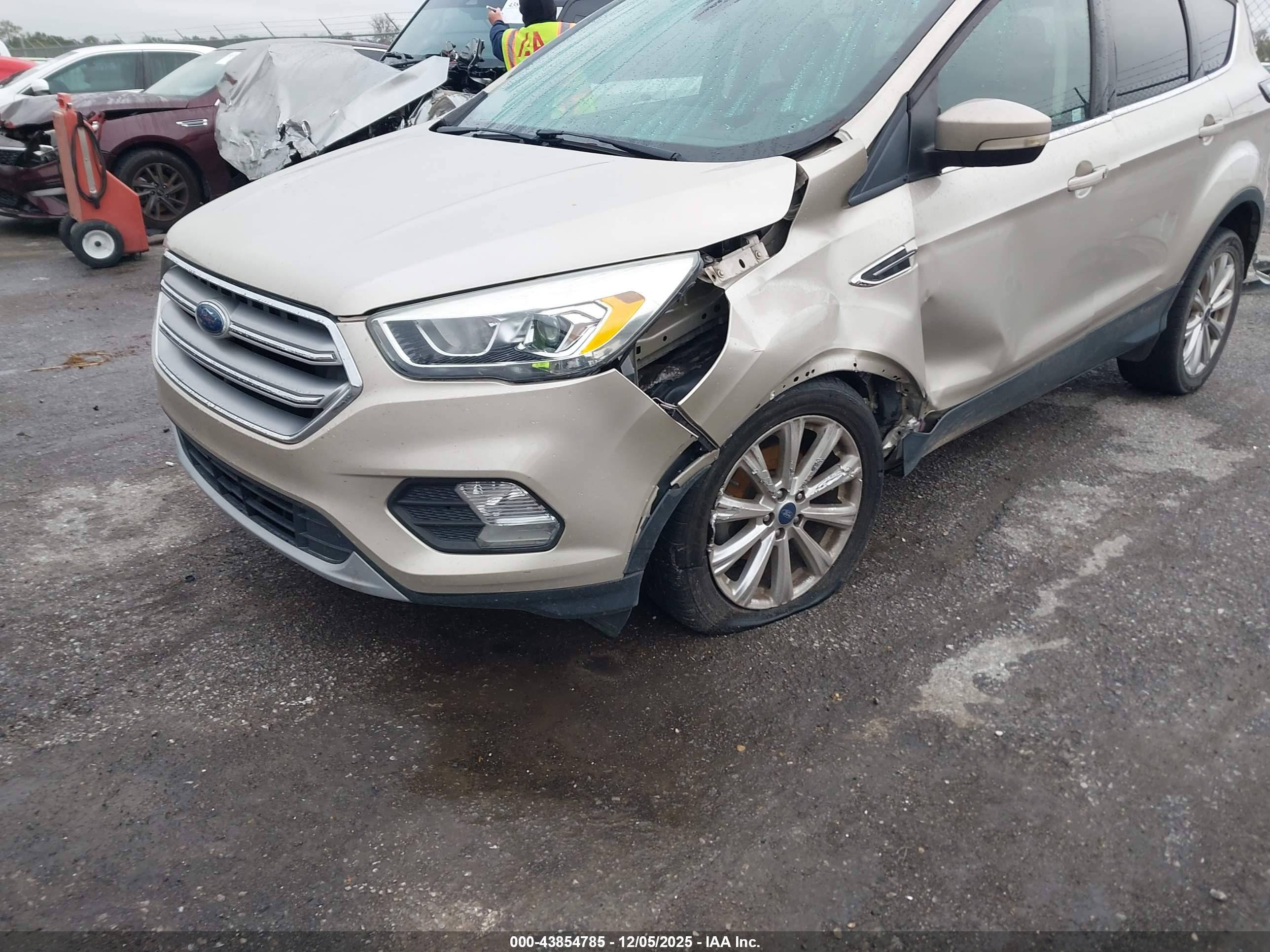 FORD ESCAPE image 6