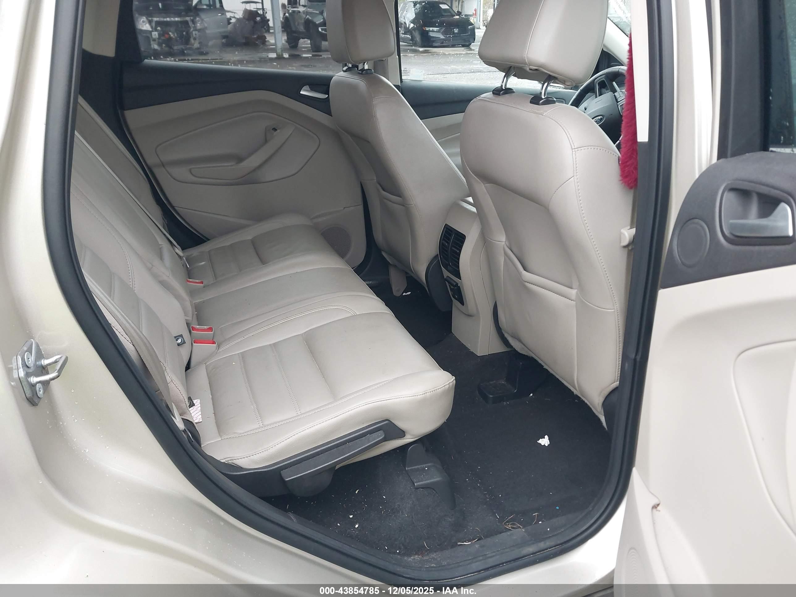 FORD ESCAPE image 8