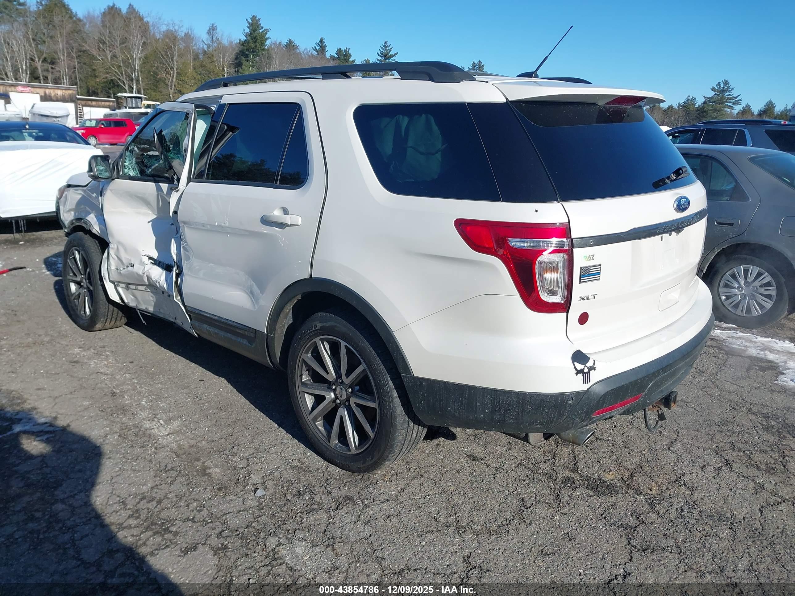 FORD EXPLORER image 3