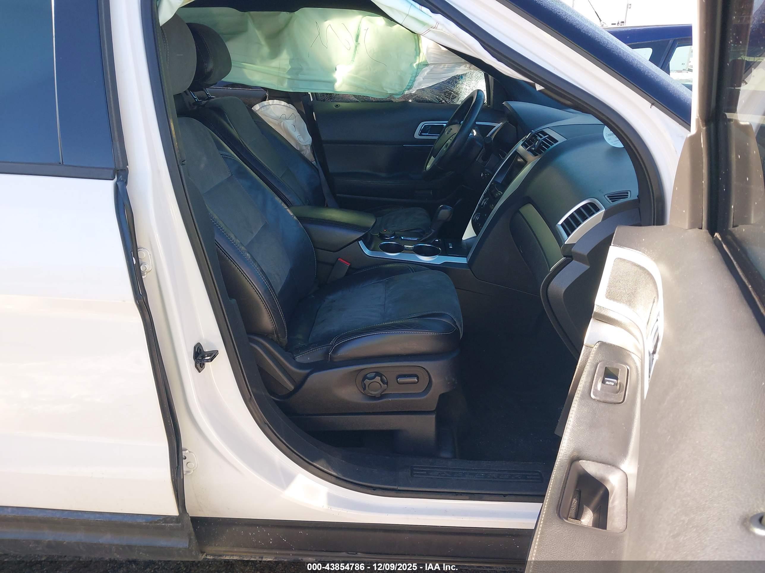 FORD EXPLORER image 5