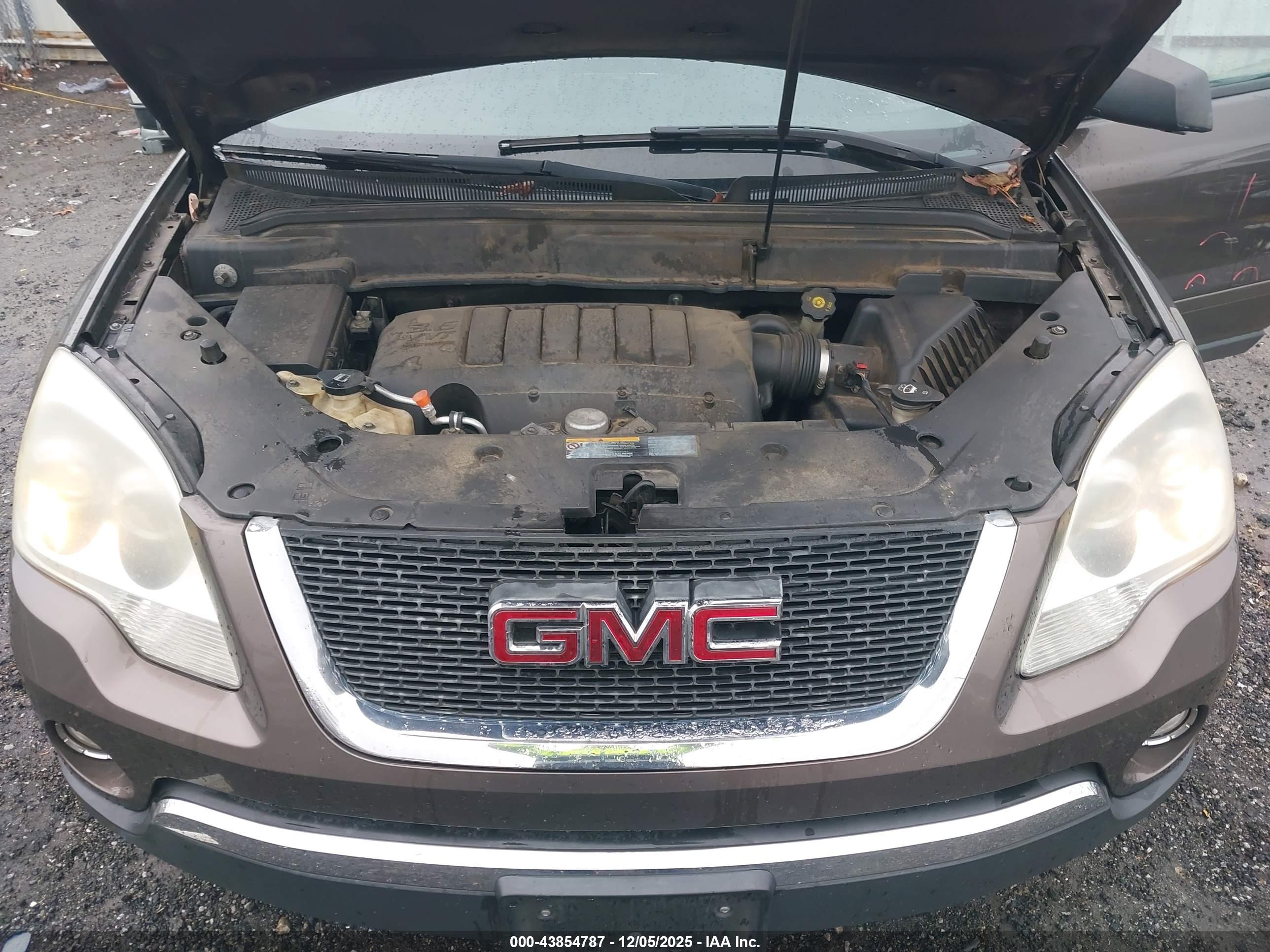 GMC ACADIA image 10