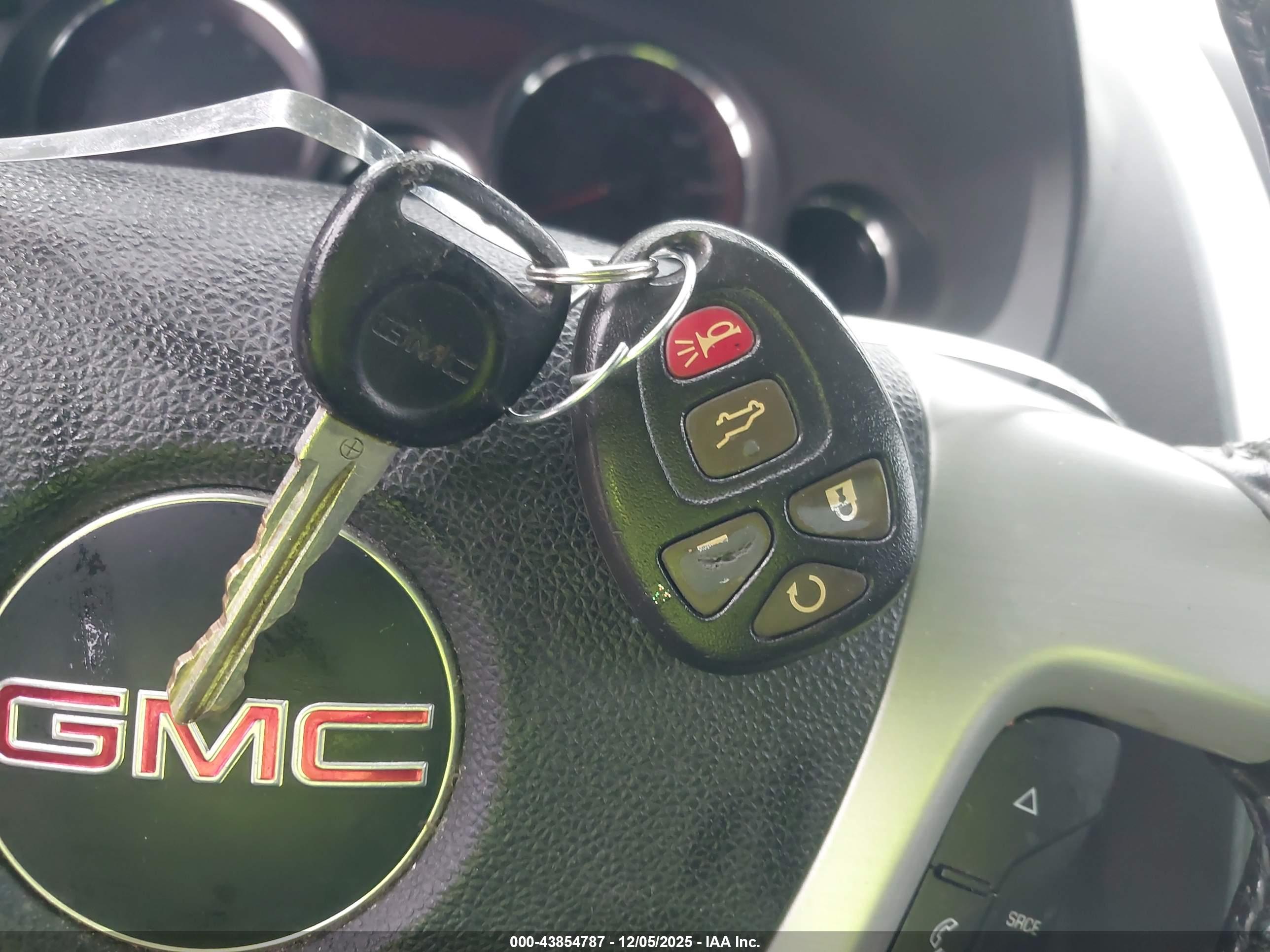 GMC ACADIA image 11