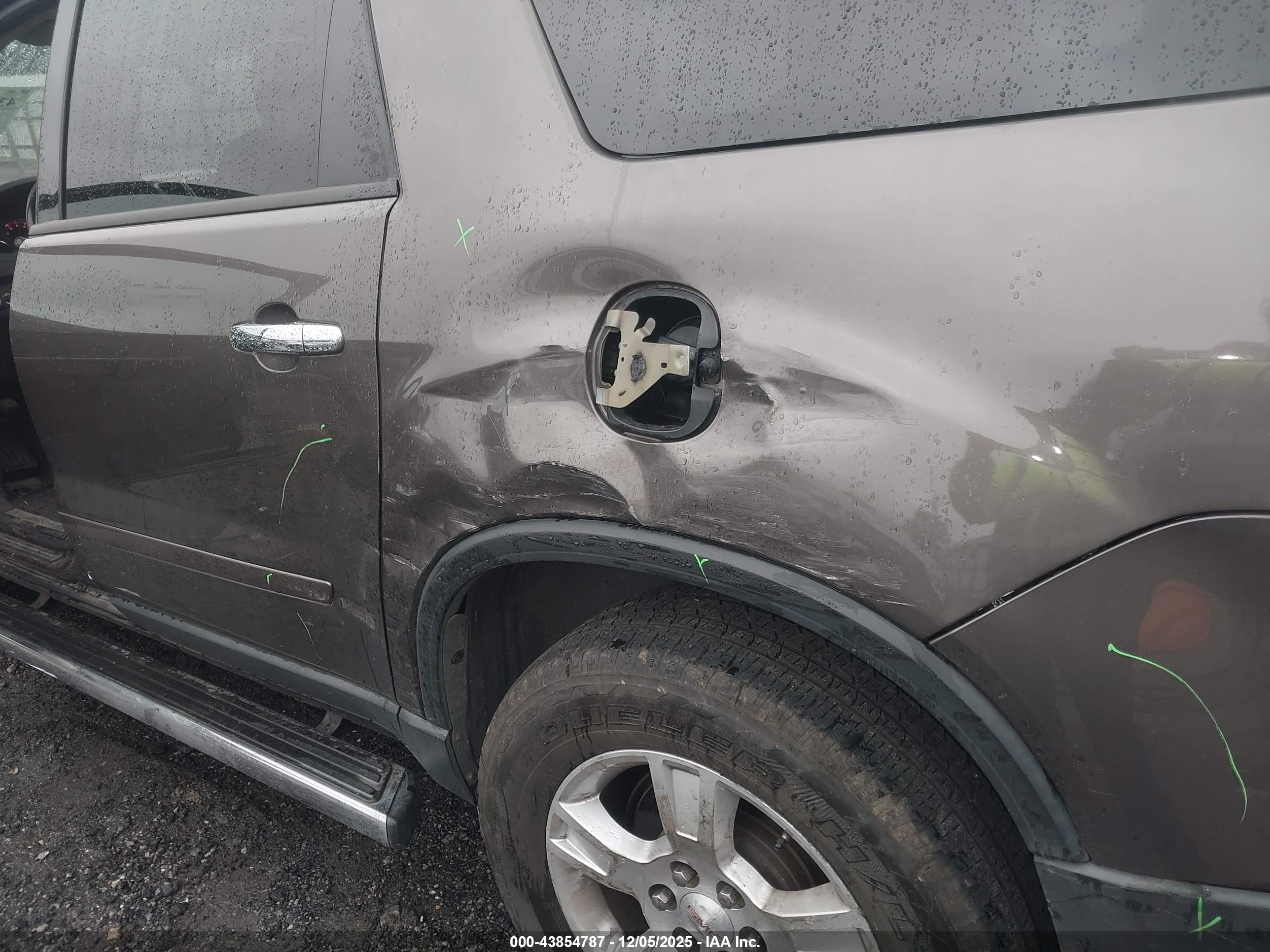 GMC ACADIA image 6