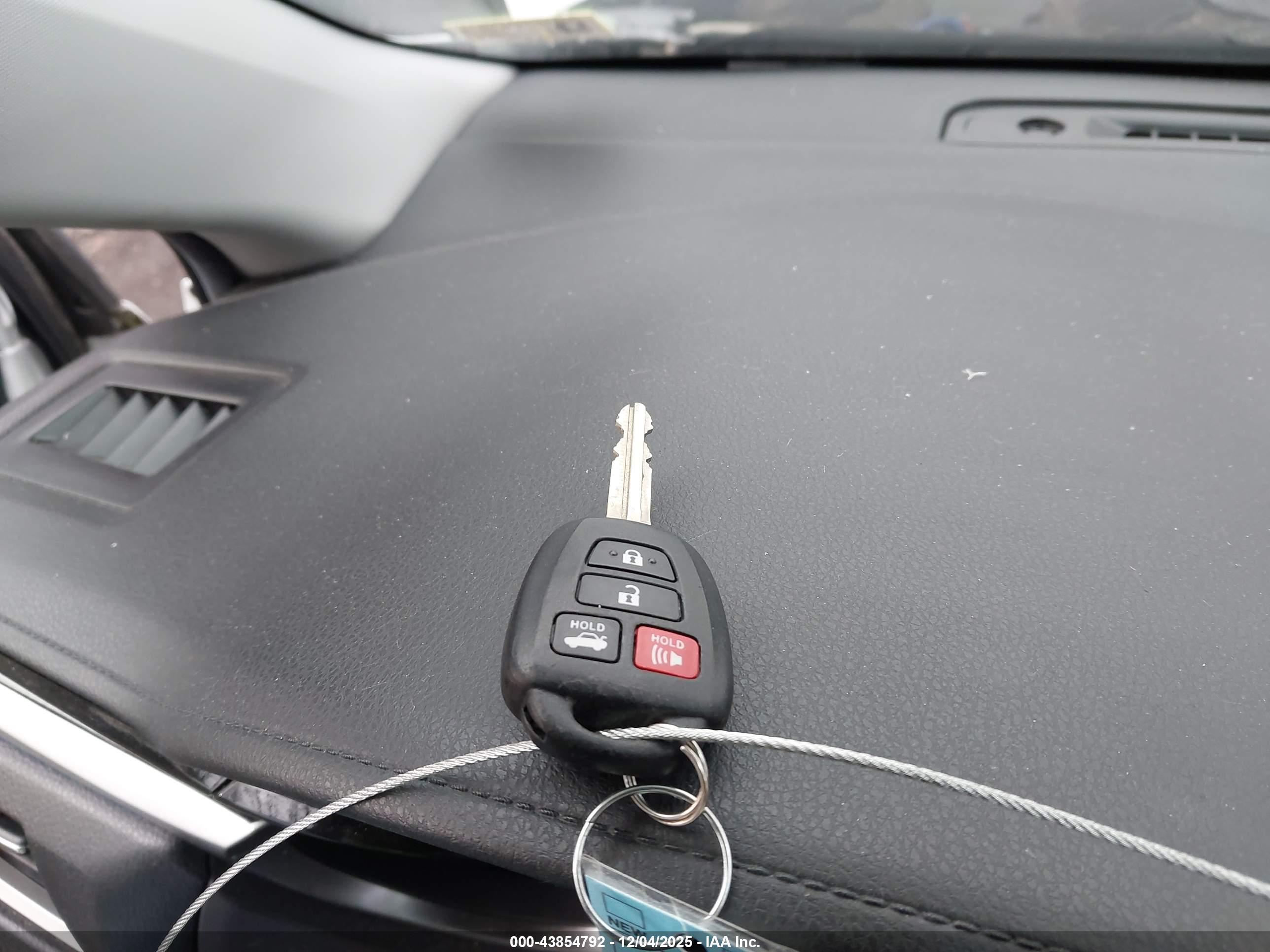 TOYOTA COROLLA image 11