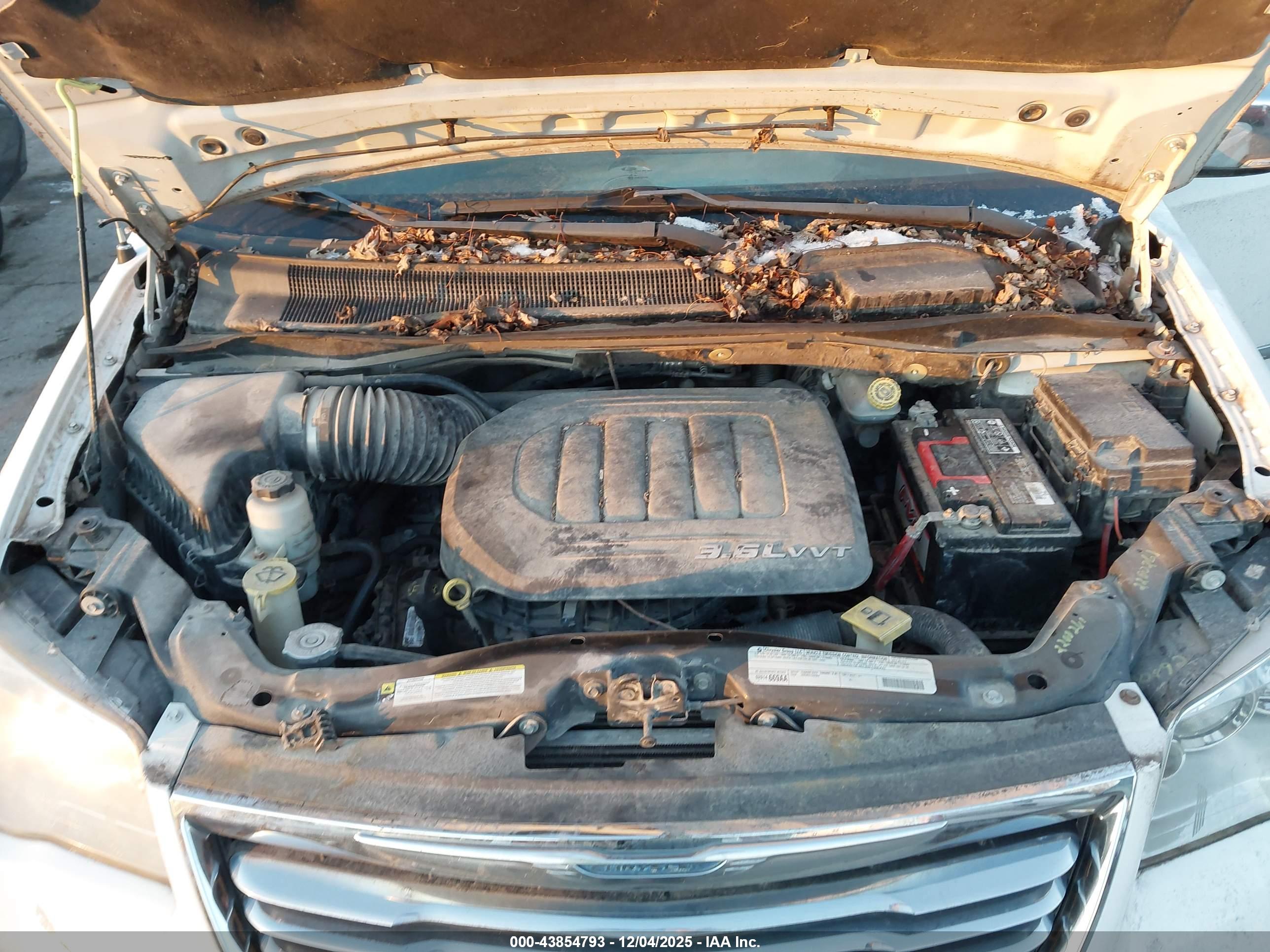 CHRYSLER TOWN image 10