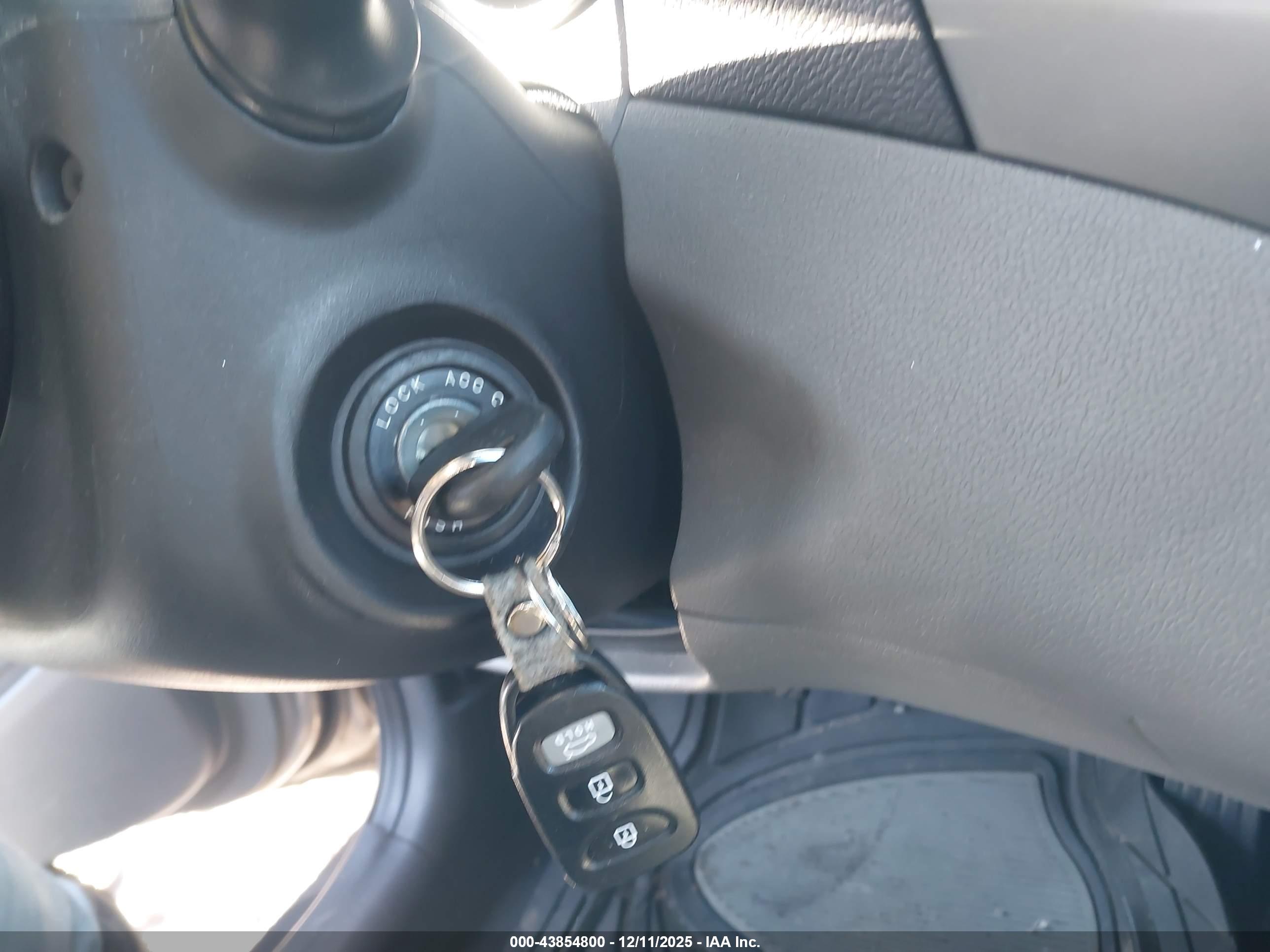 HYUNDAI ELANTRA image 11