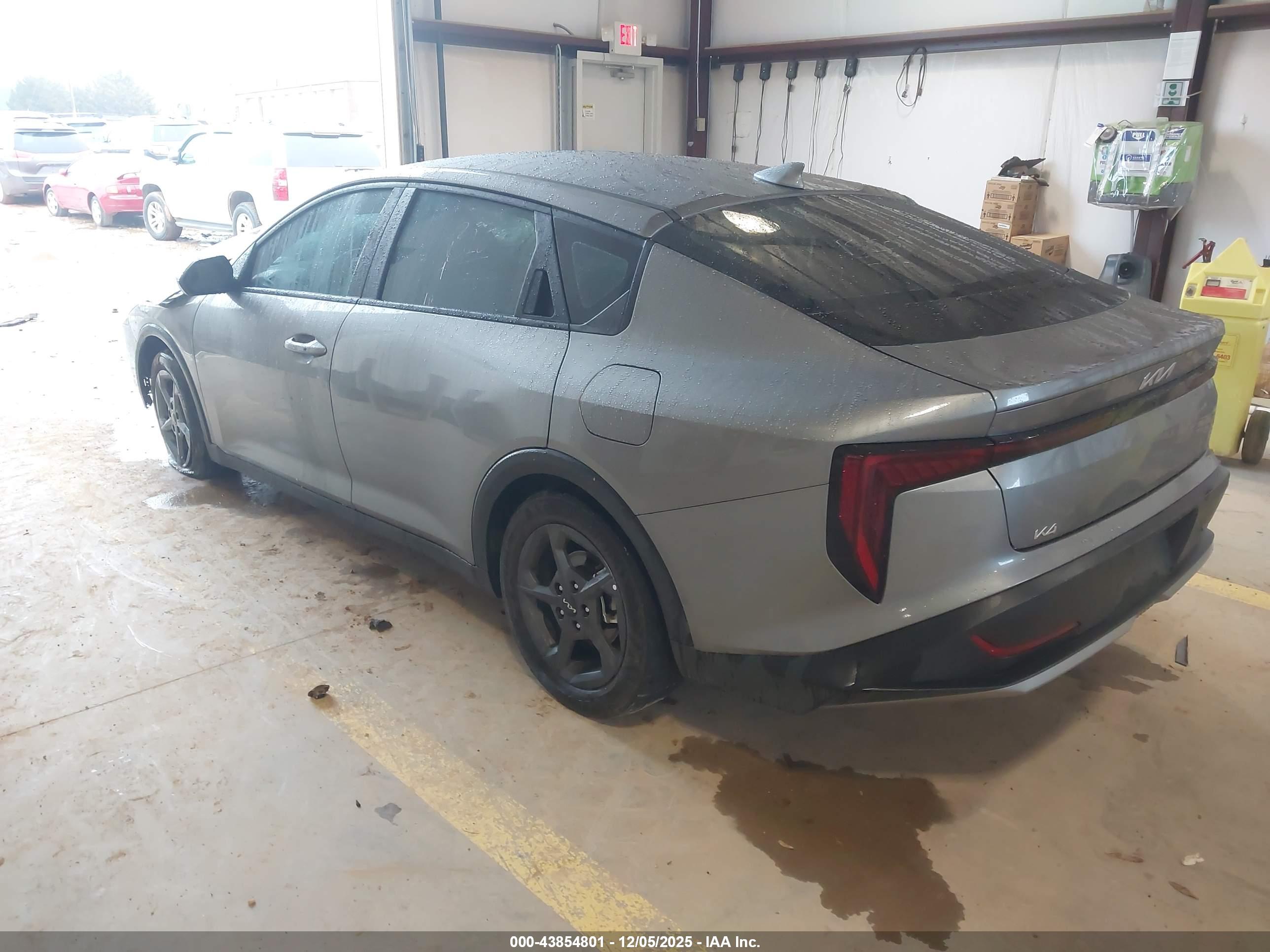 KIA K4 image 3