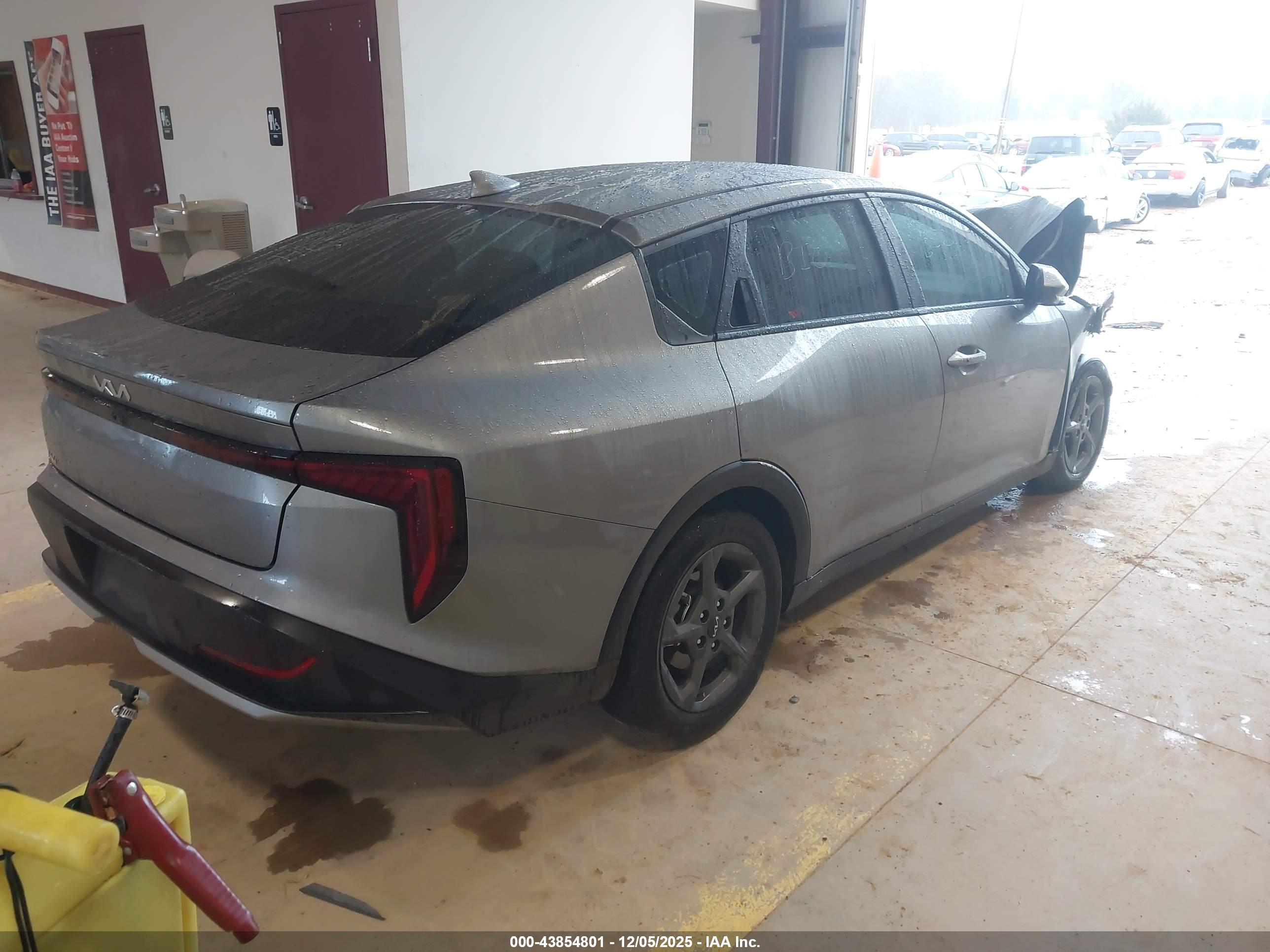 KIA K4 image 4