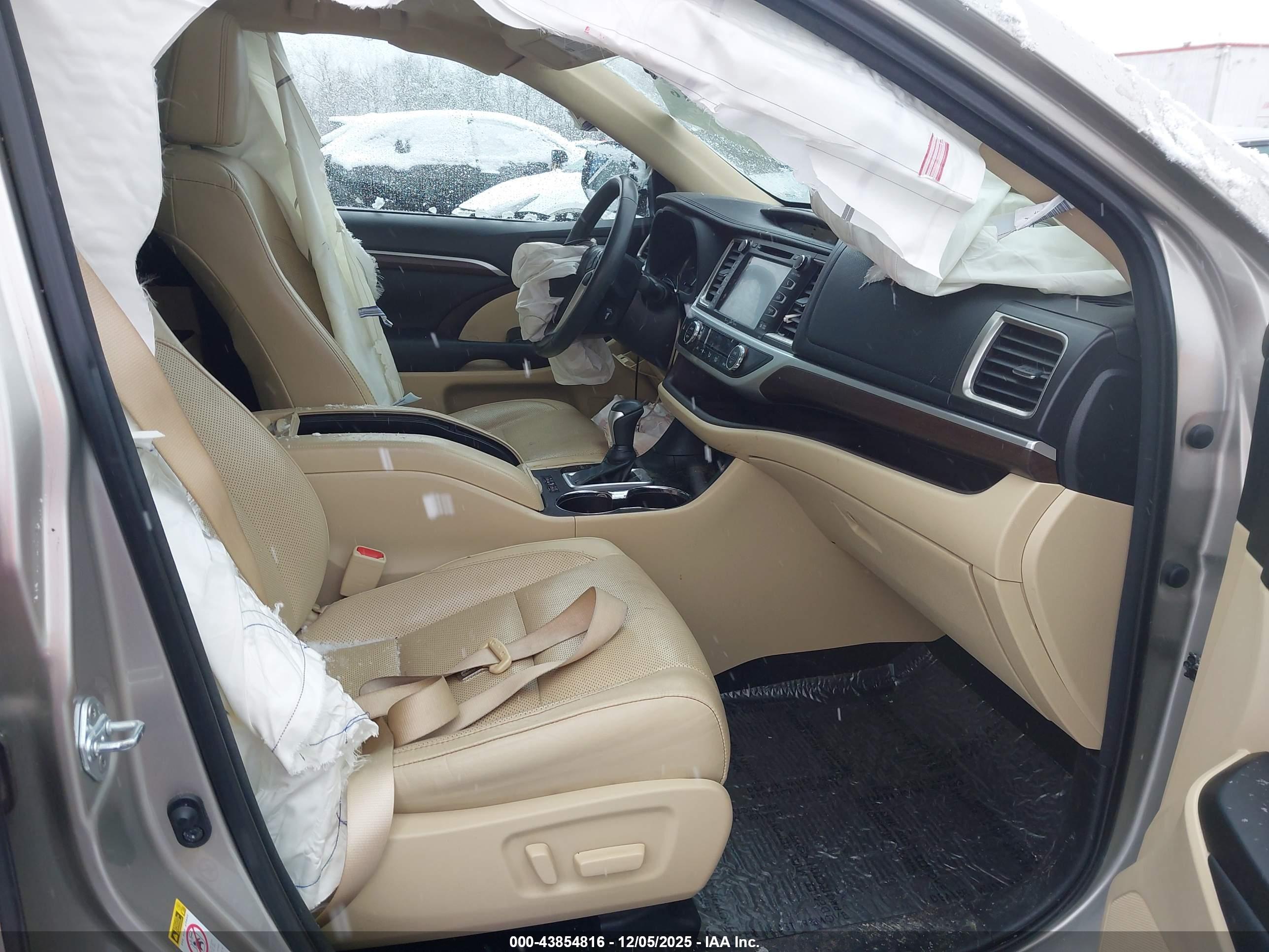 TOYOTA HIGHLANDER image 5