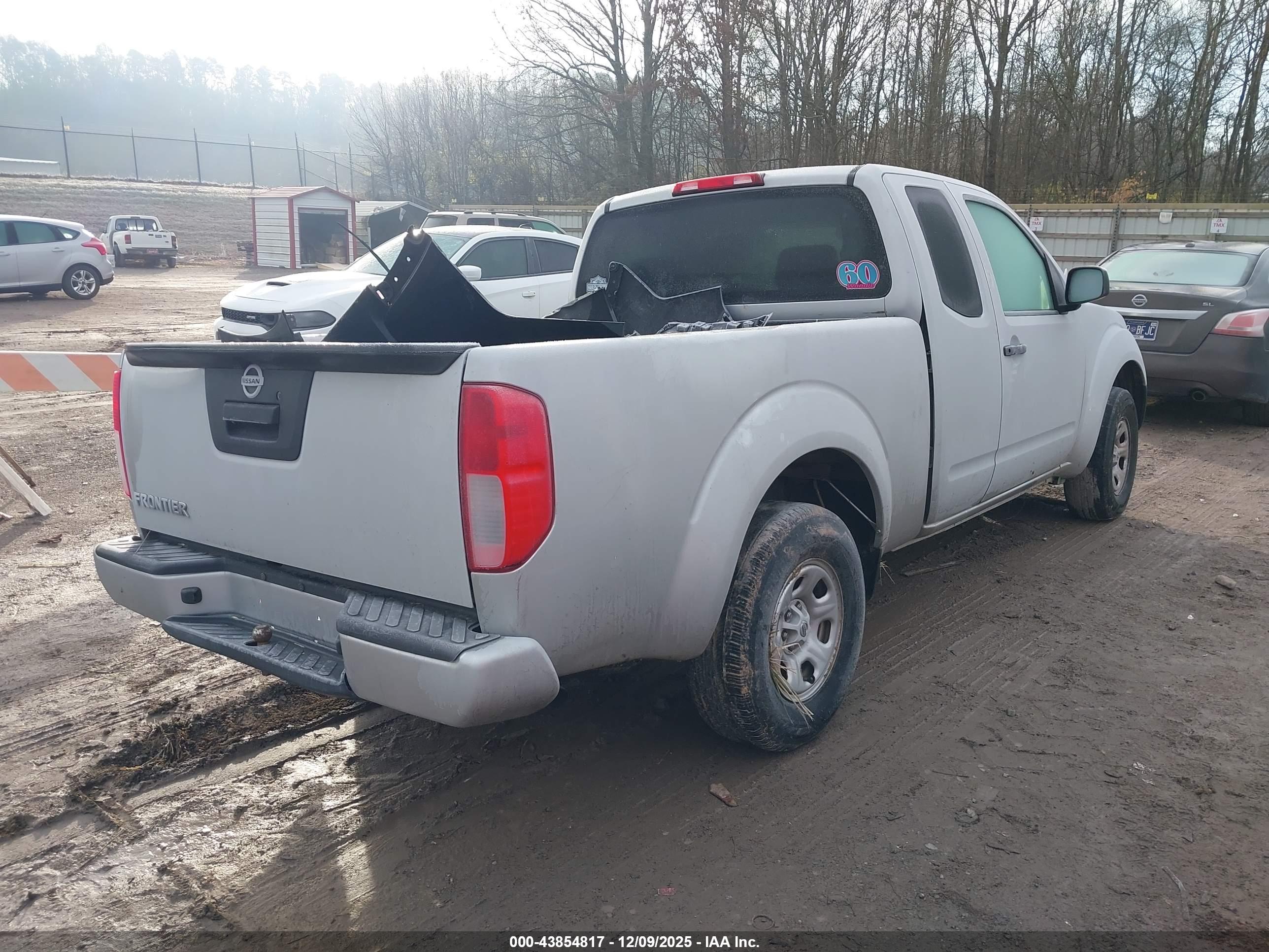 NISSAN FRONTIER image 4