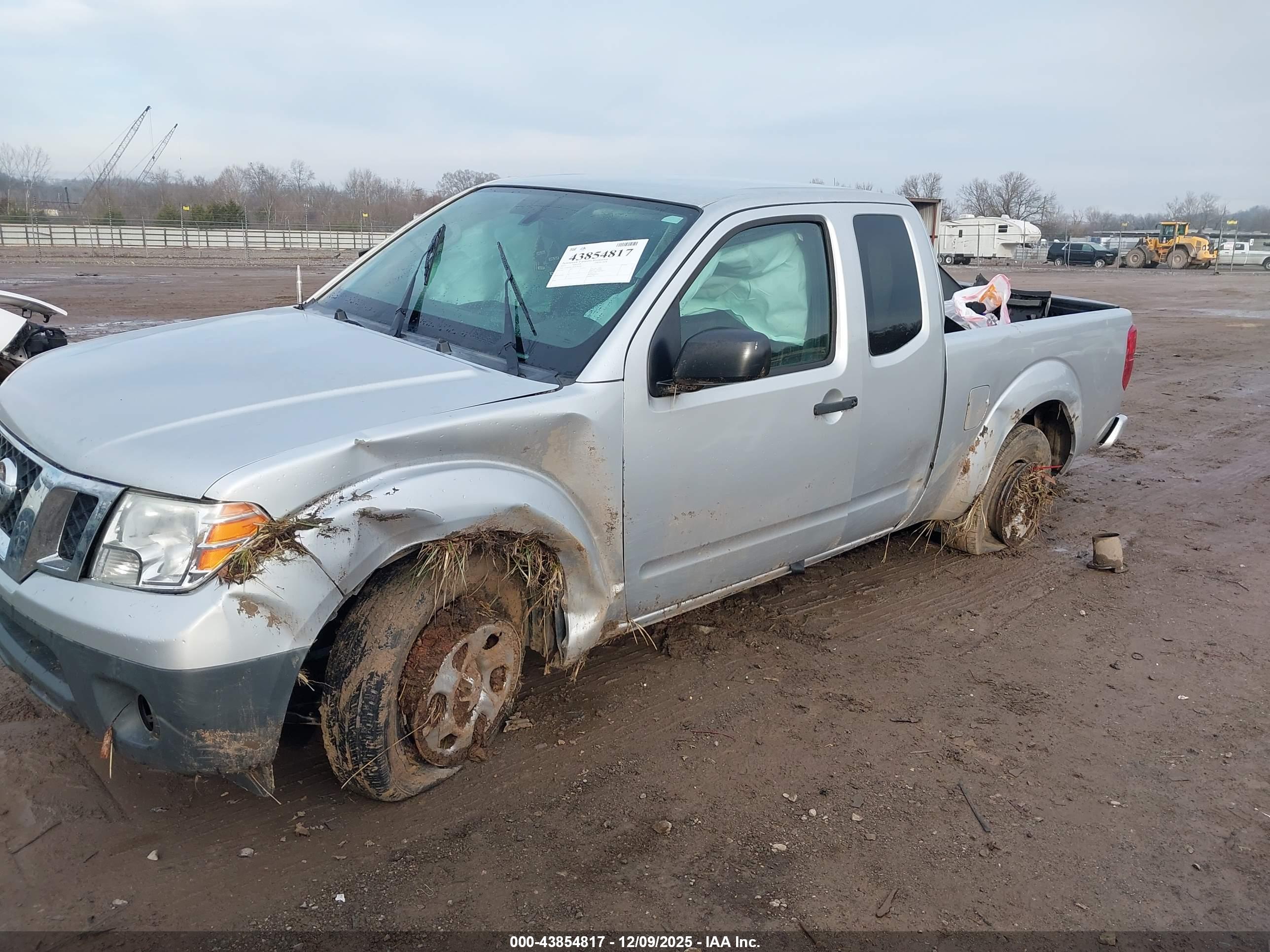 NISSAN FRONTIER image 6