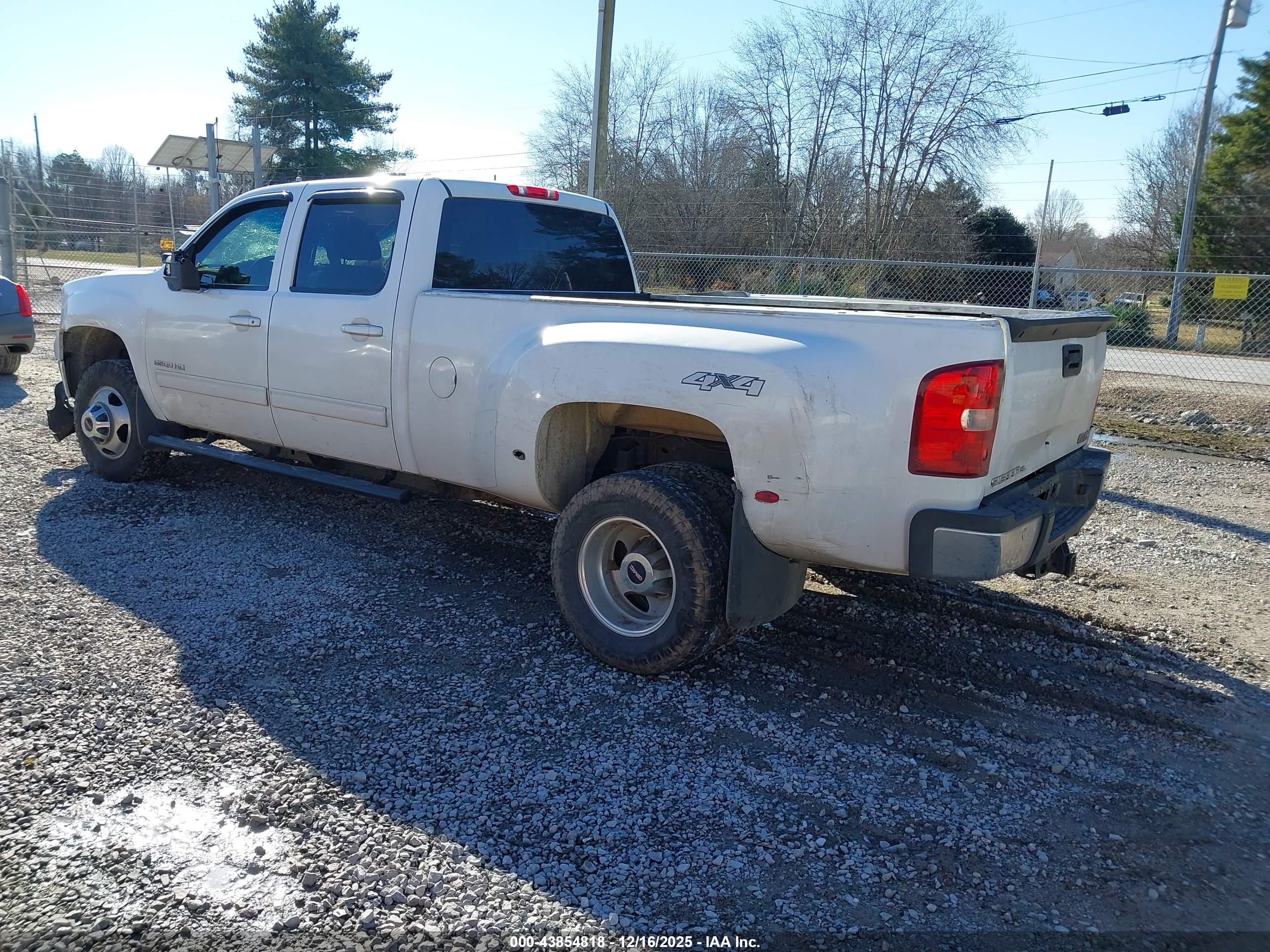 GMC SIERRA image 3