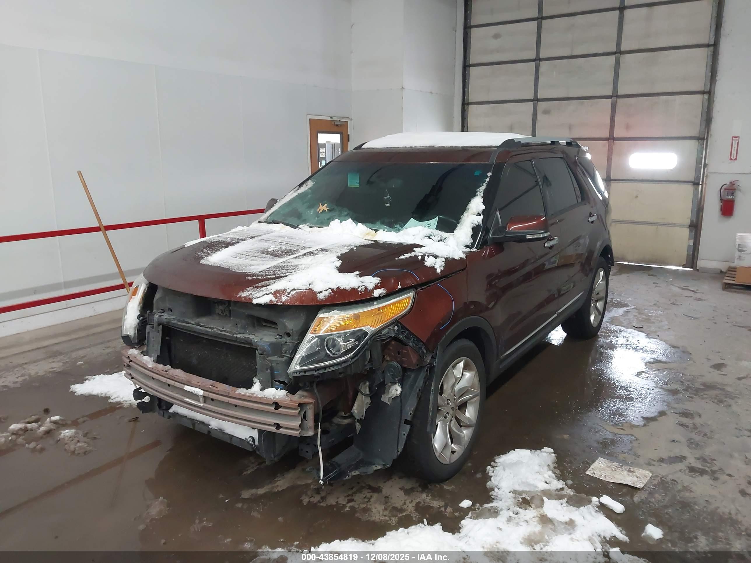 FORD EXPLORER image 2