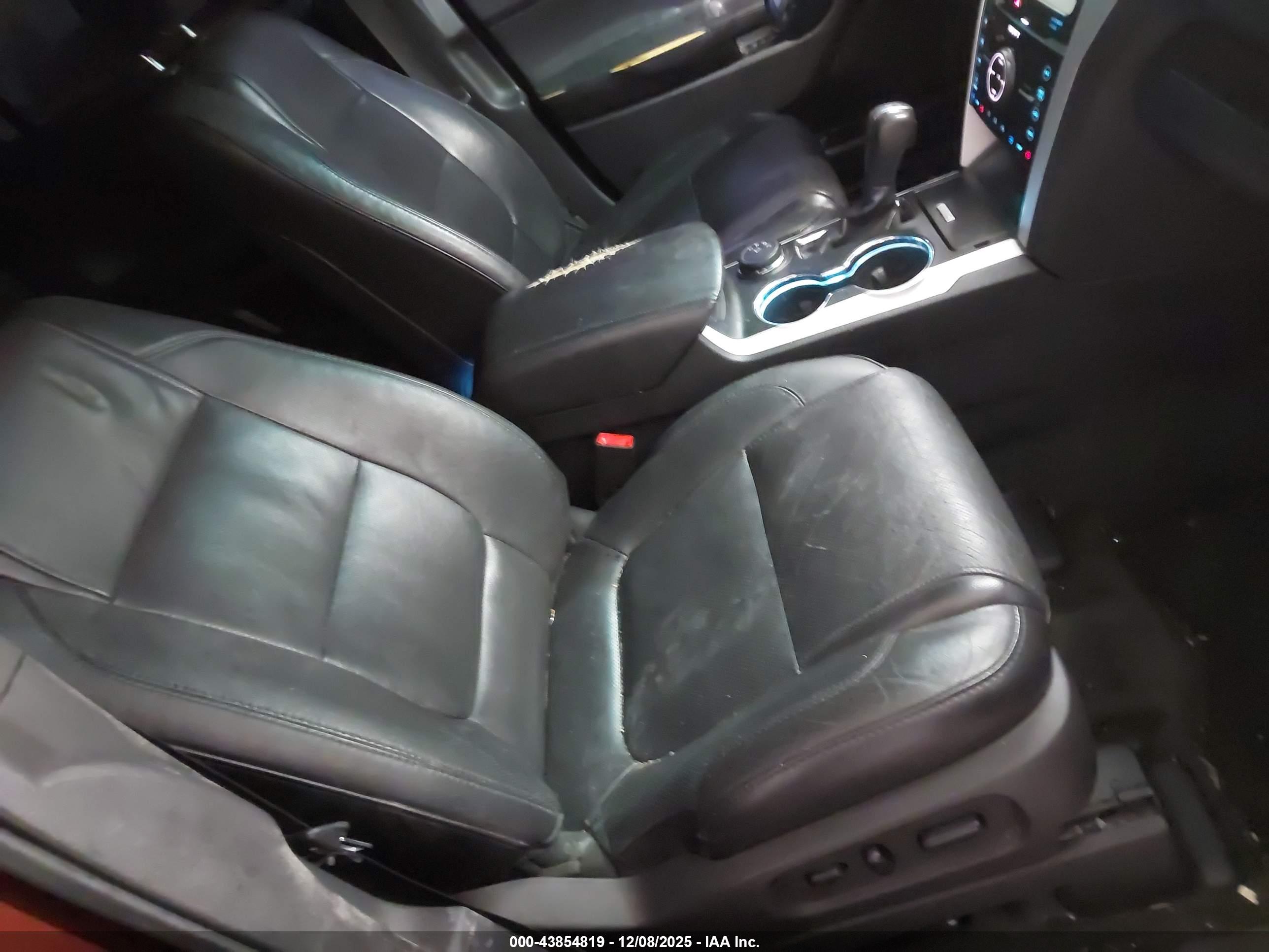 FORD EXPLORER image 5