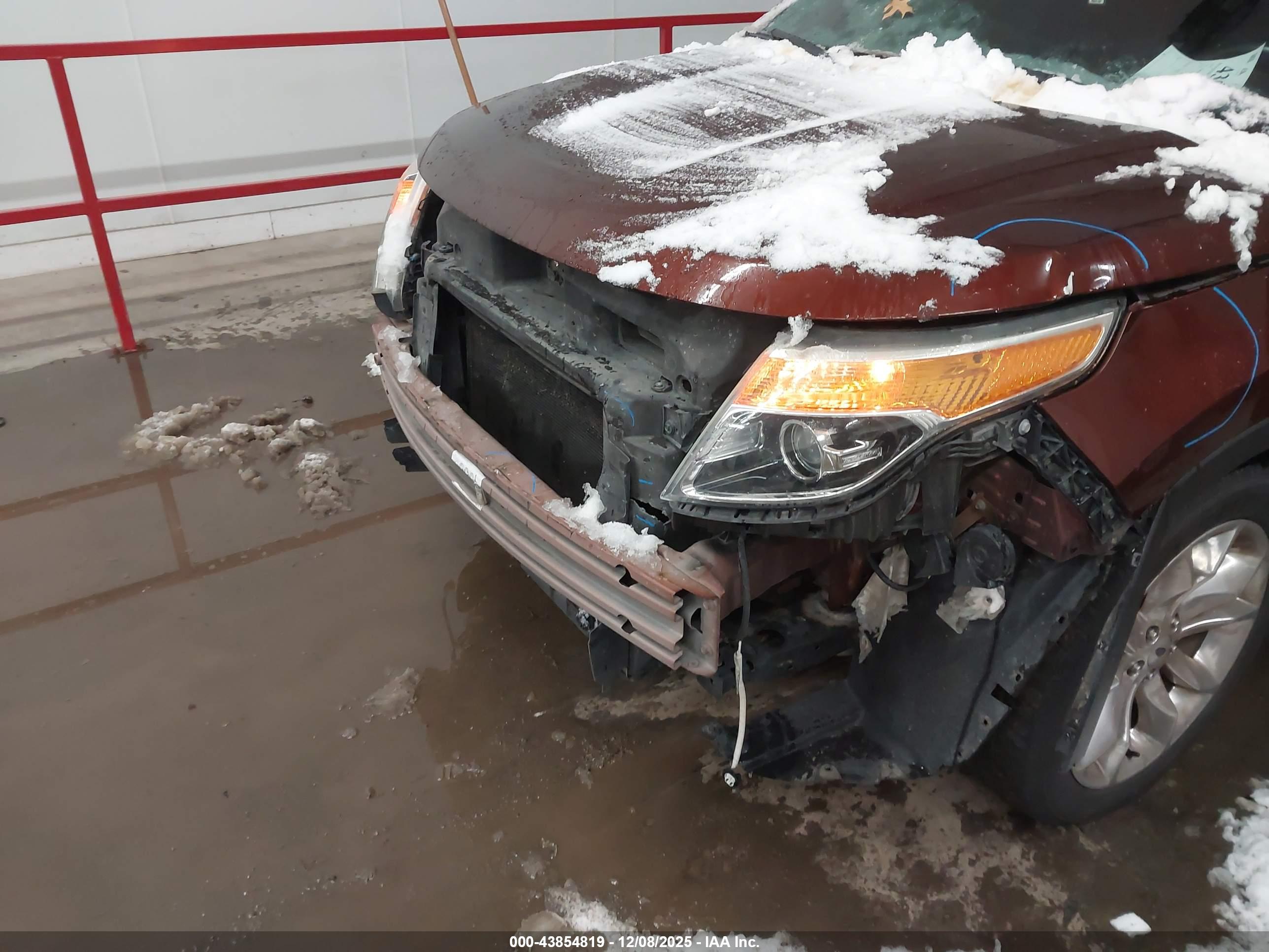 FORD EXPLORER image 6