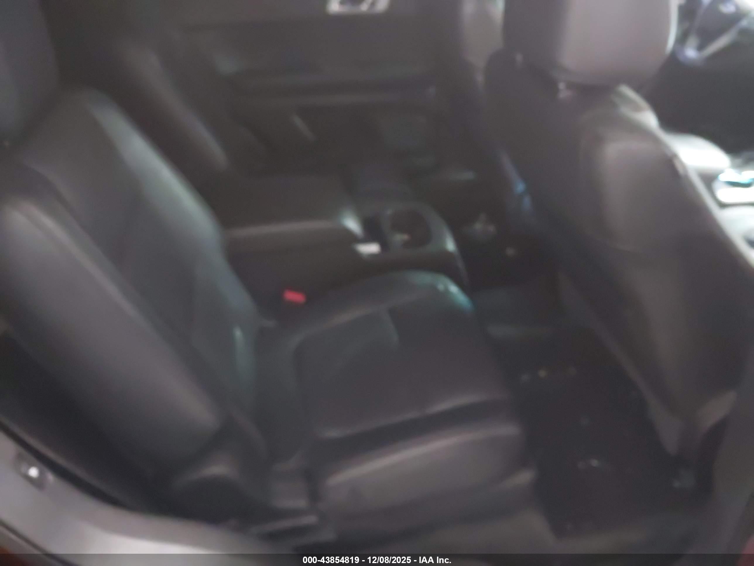 FORD EXPLORER image 8