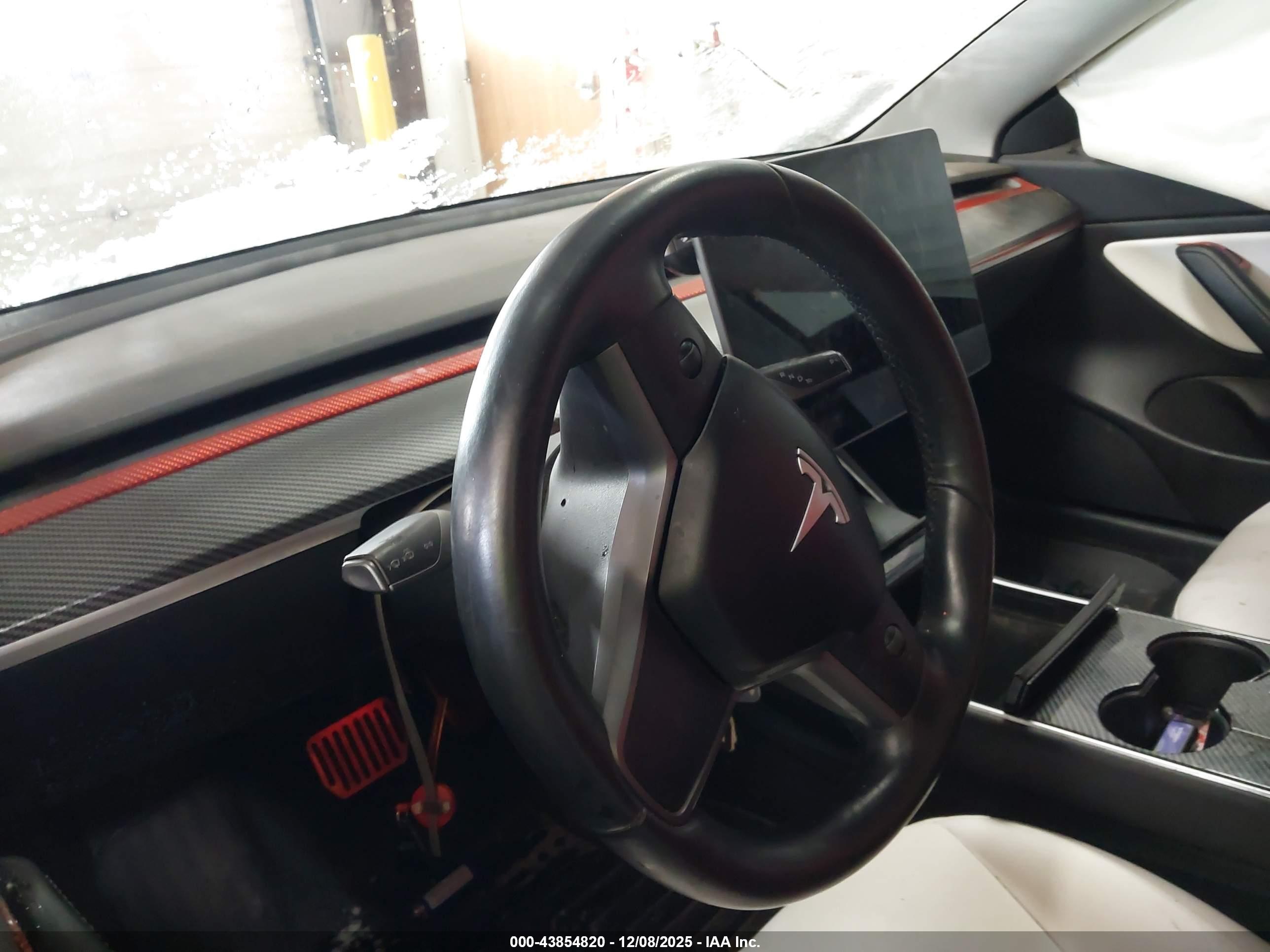 TESLA MODEL image 7