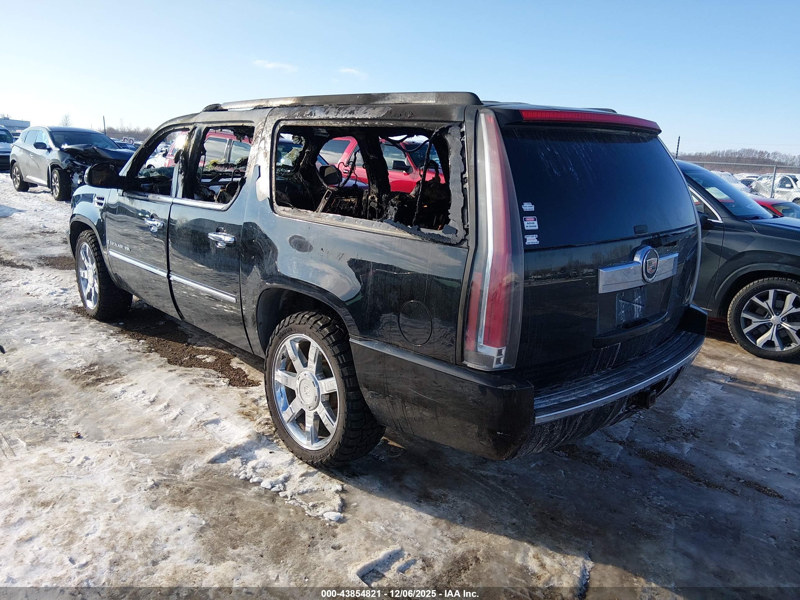 CADILLAC ESCALADE image 3