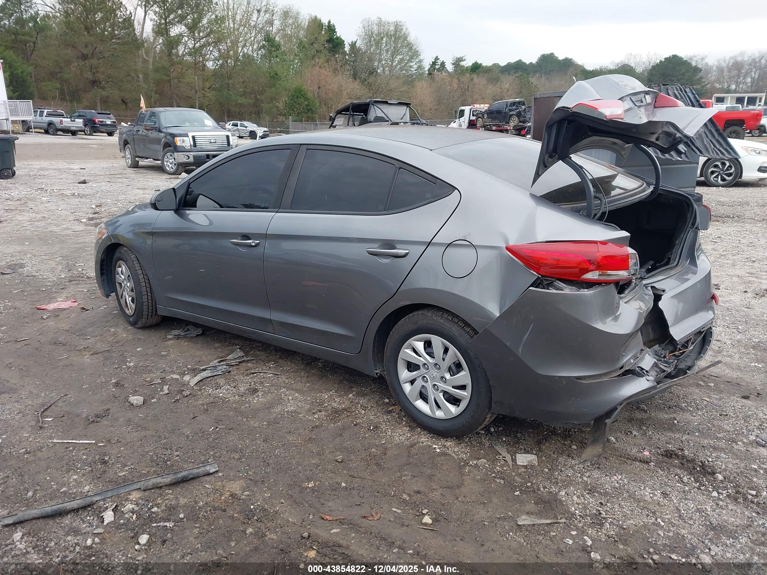 HYUNDAI ELANTRA image 3