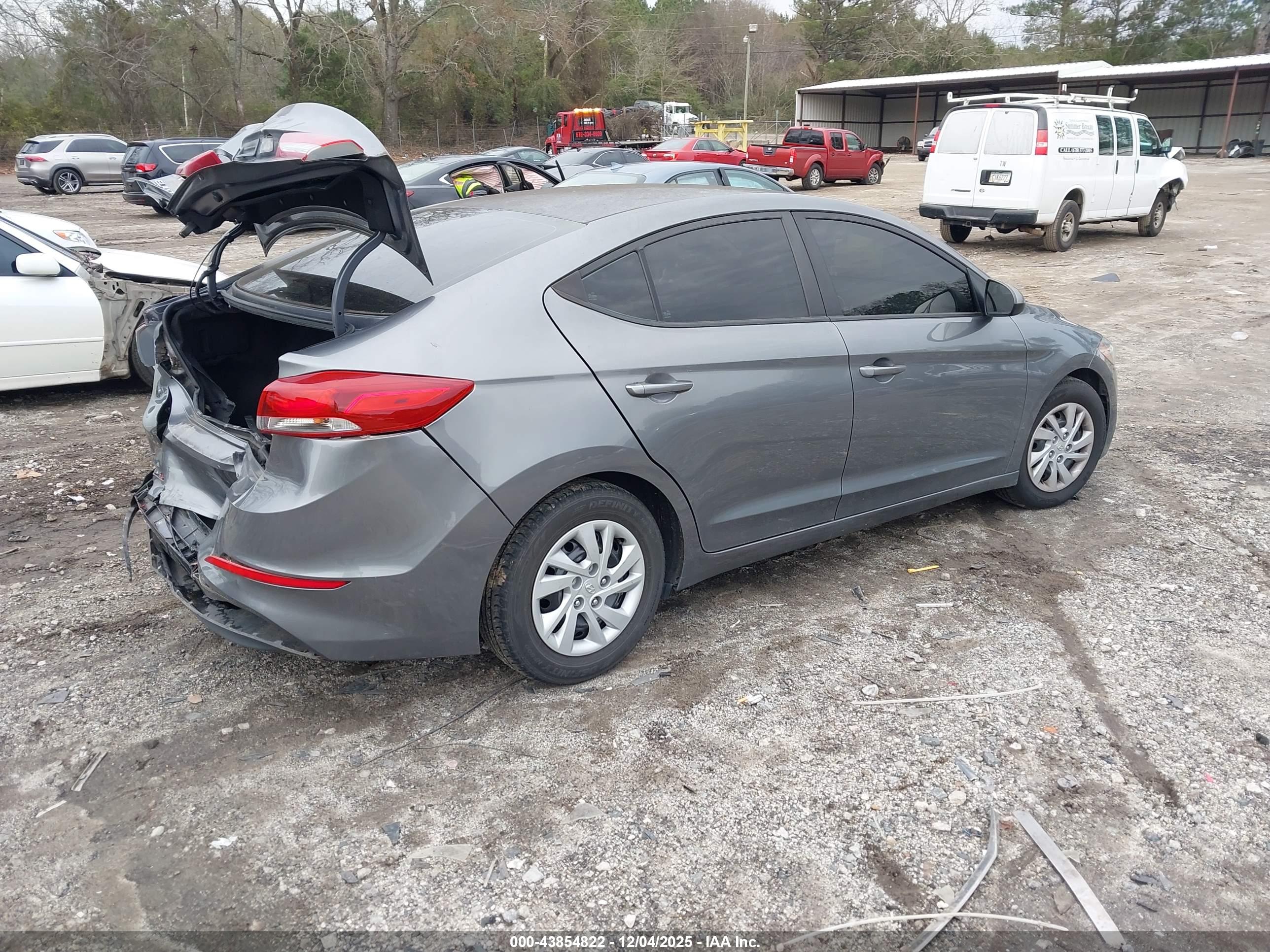 HYUNDAI ELANTRA image 4