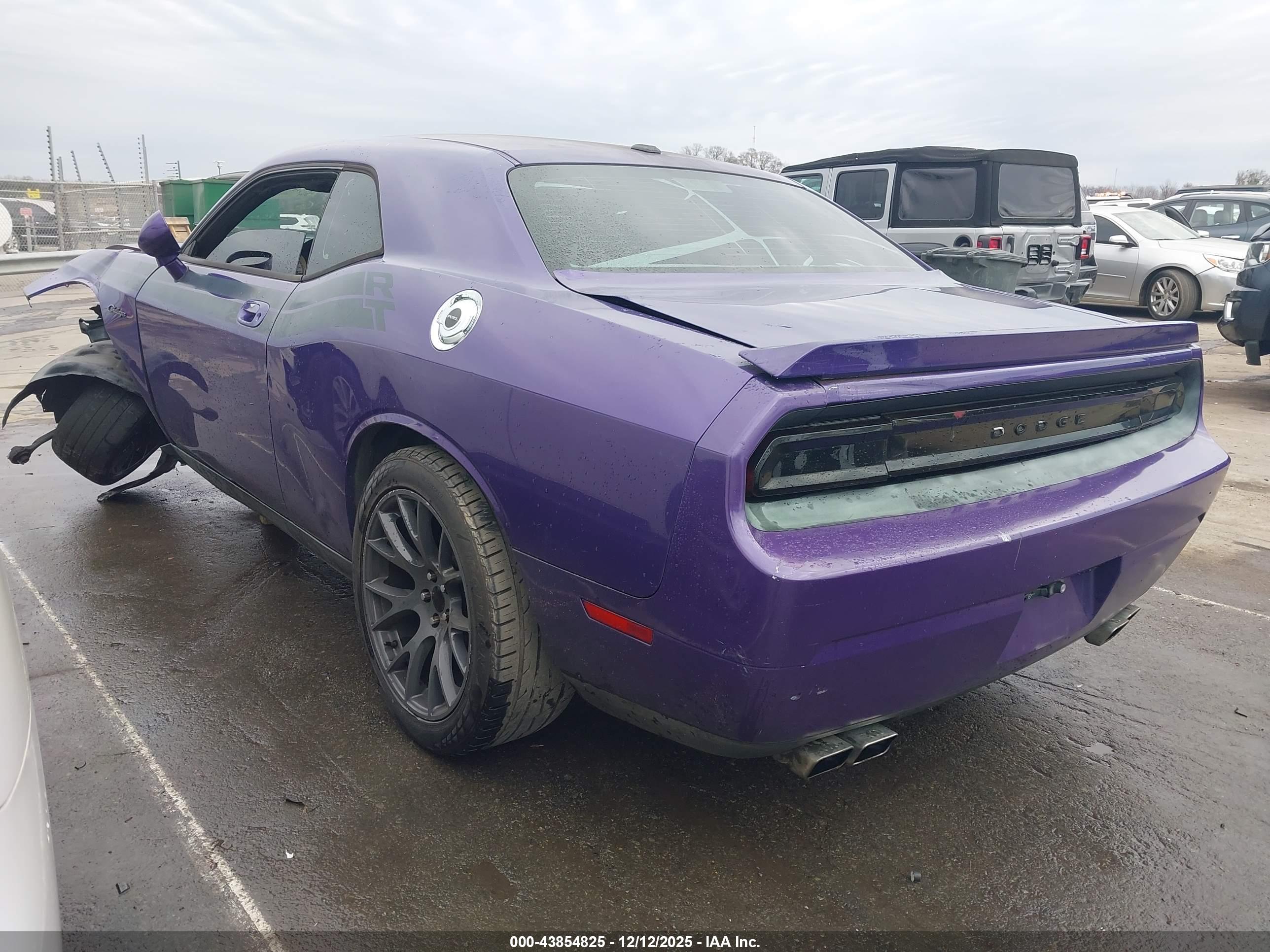 DODGE CHALLENGER image 3
