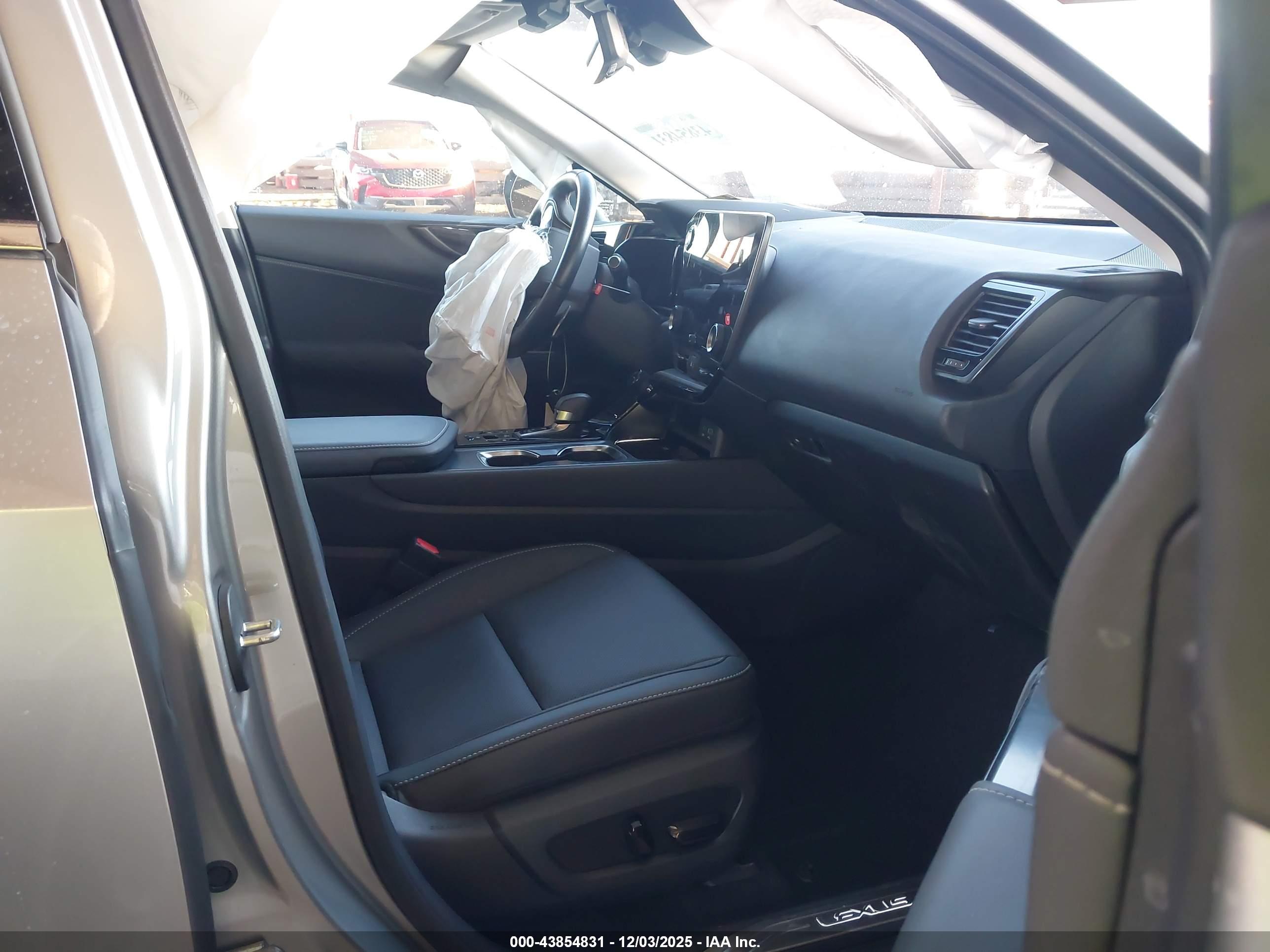 LEXUS NX image 5