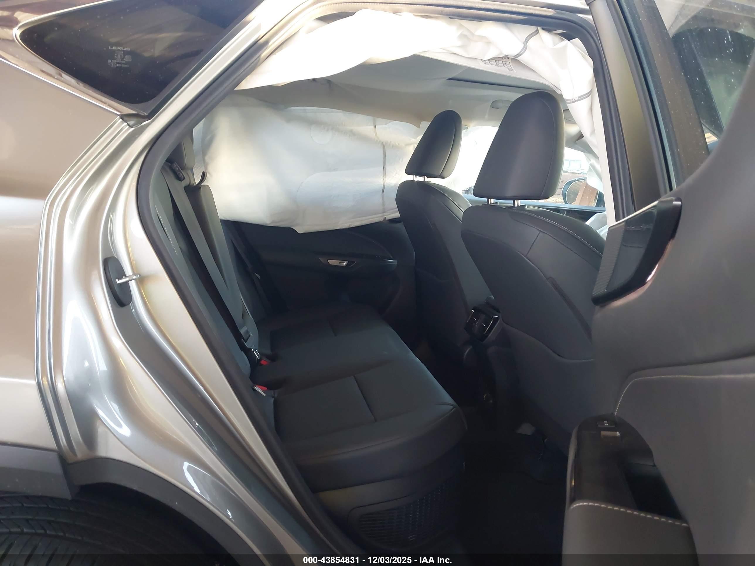 LEXUS NX image 8