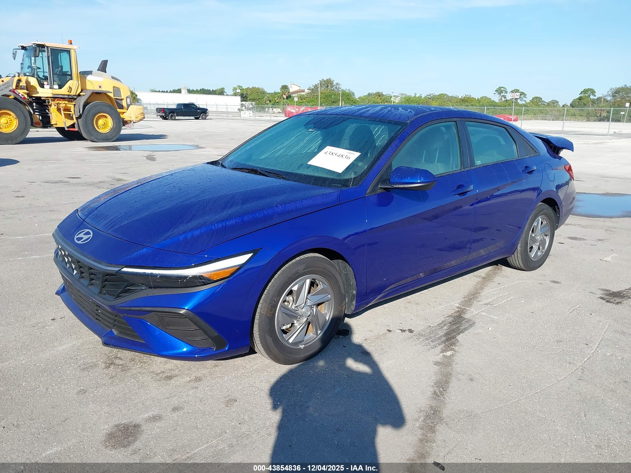 HYUNDAI ELANTRA image 2