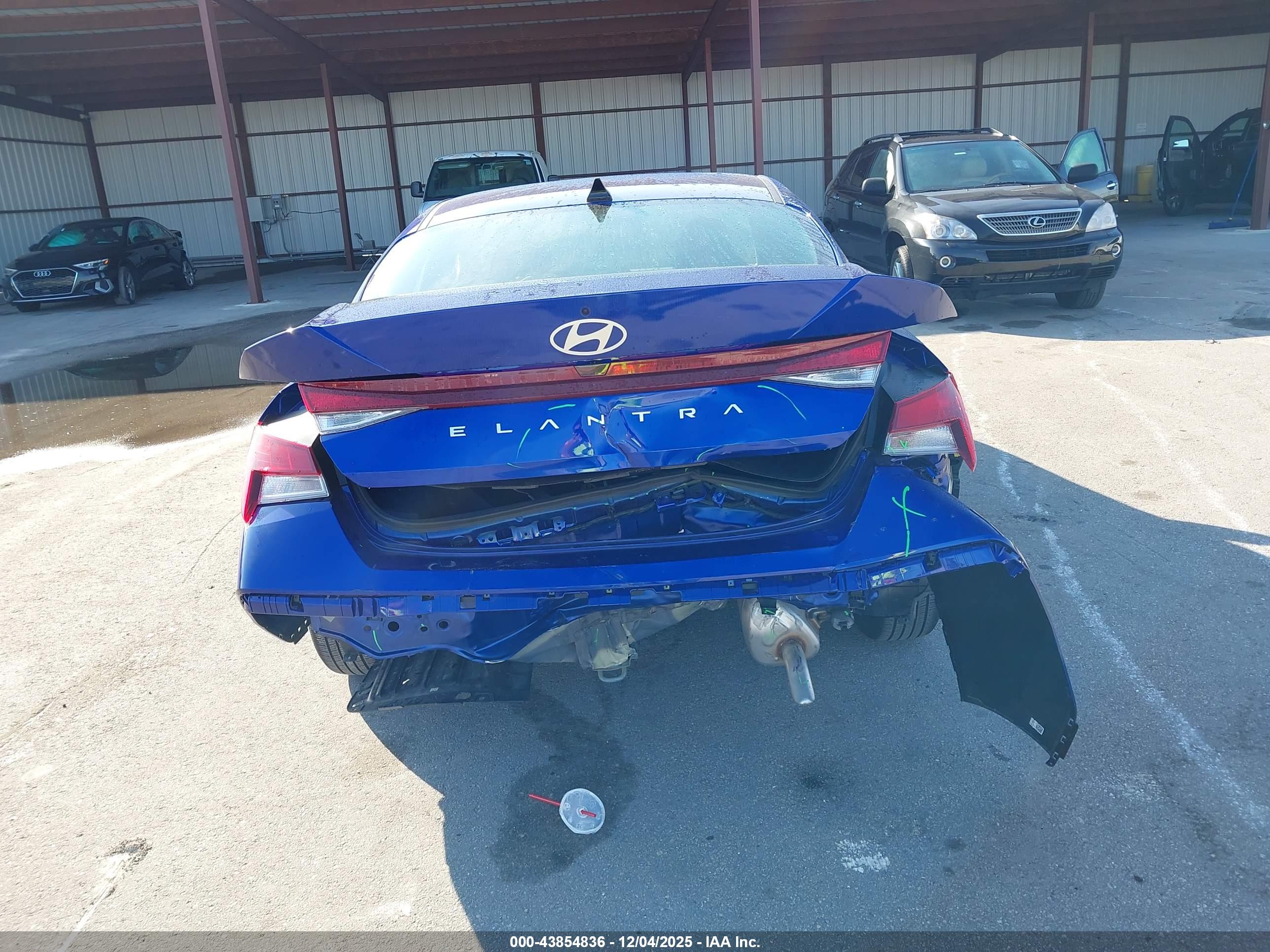 HYUNDAI ELANTRA image 6