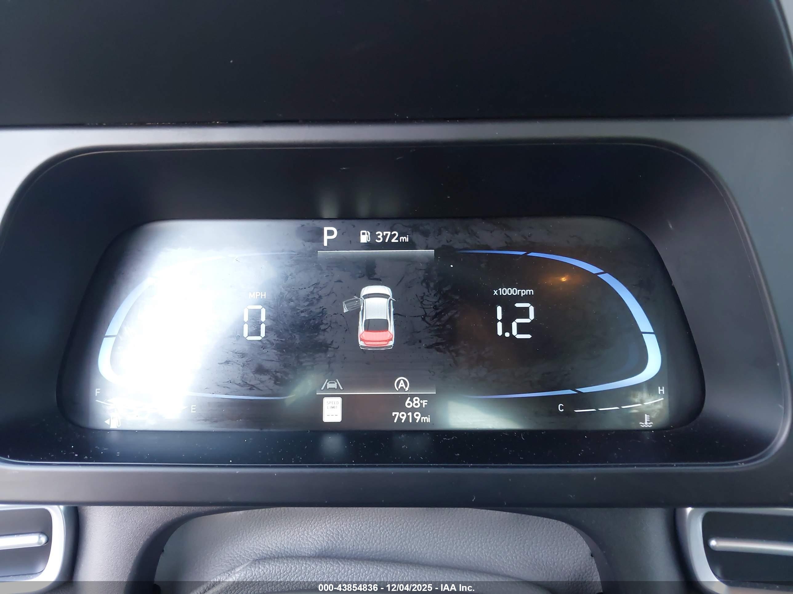 HYUNDAI ELANTRA image 7