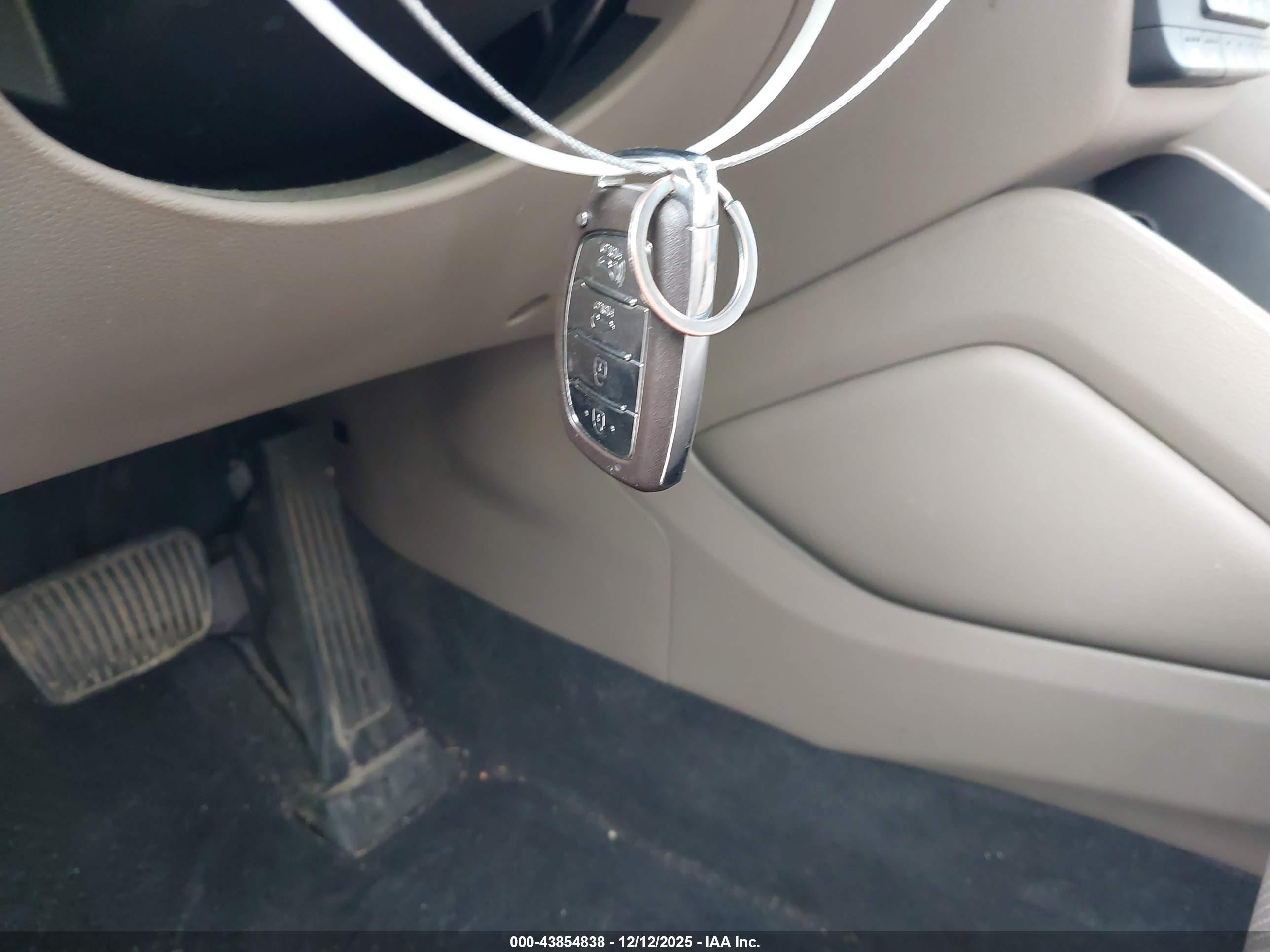 HYUNDAI TUCSON image 11