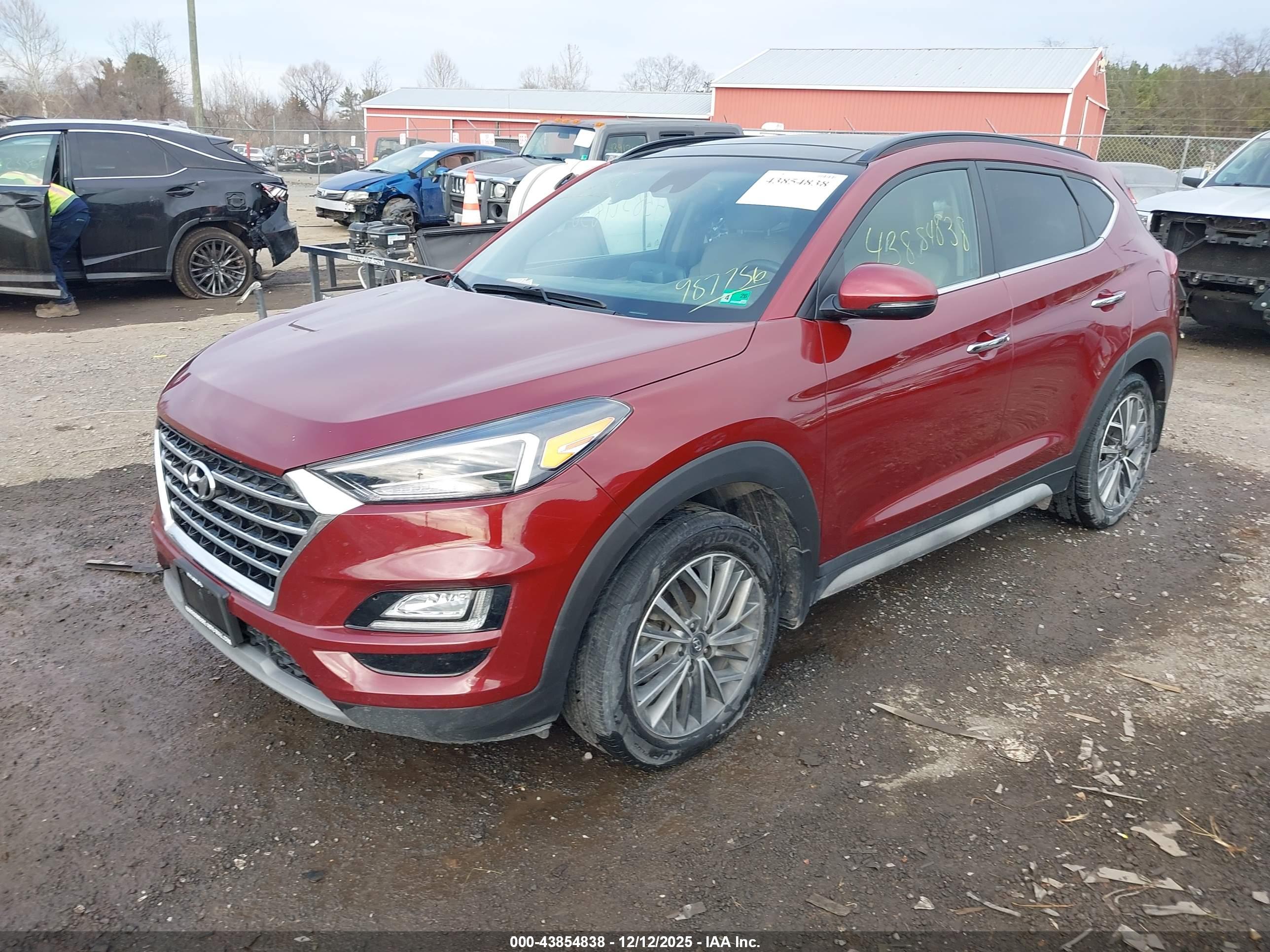 HYUNDAI TUCSON image 2