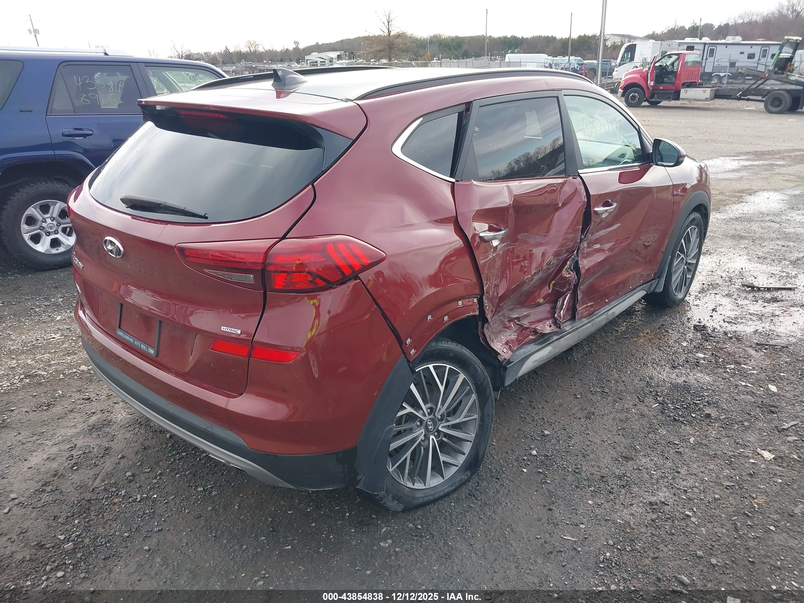 HYUNDAI TUCSON image 4
