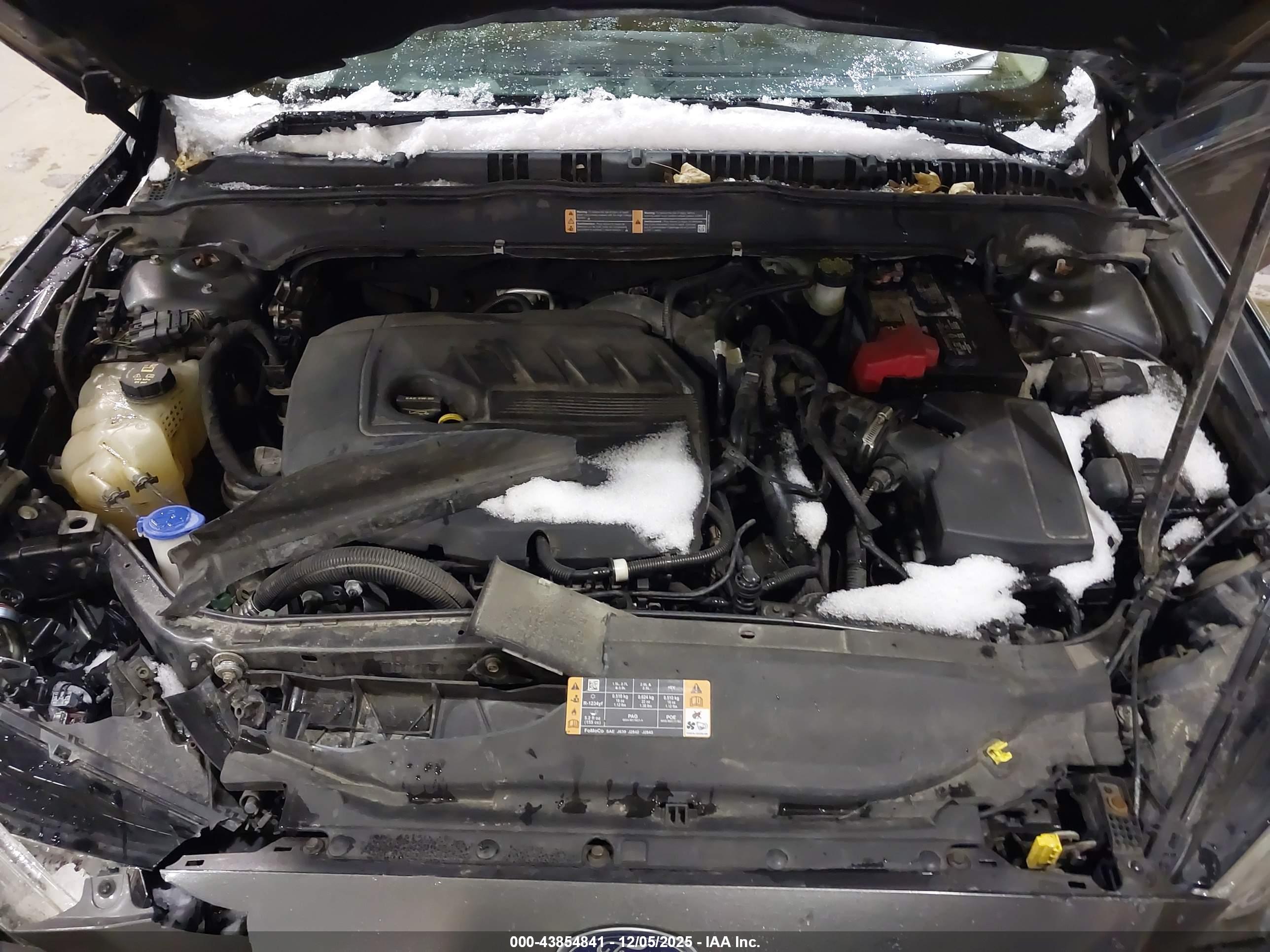 FORD FUSION image 10