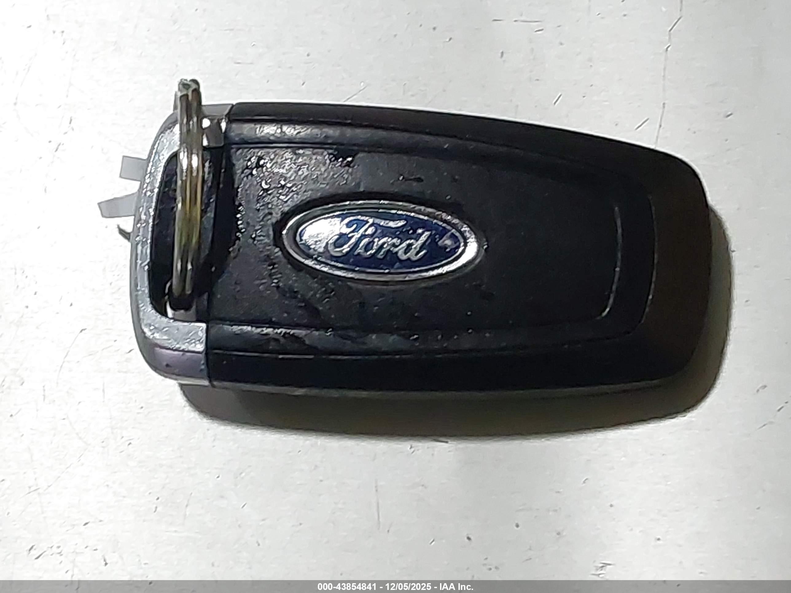 FORD FUSION image 11
