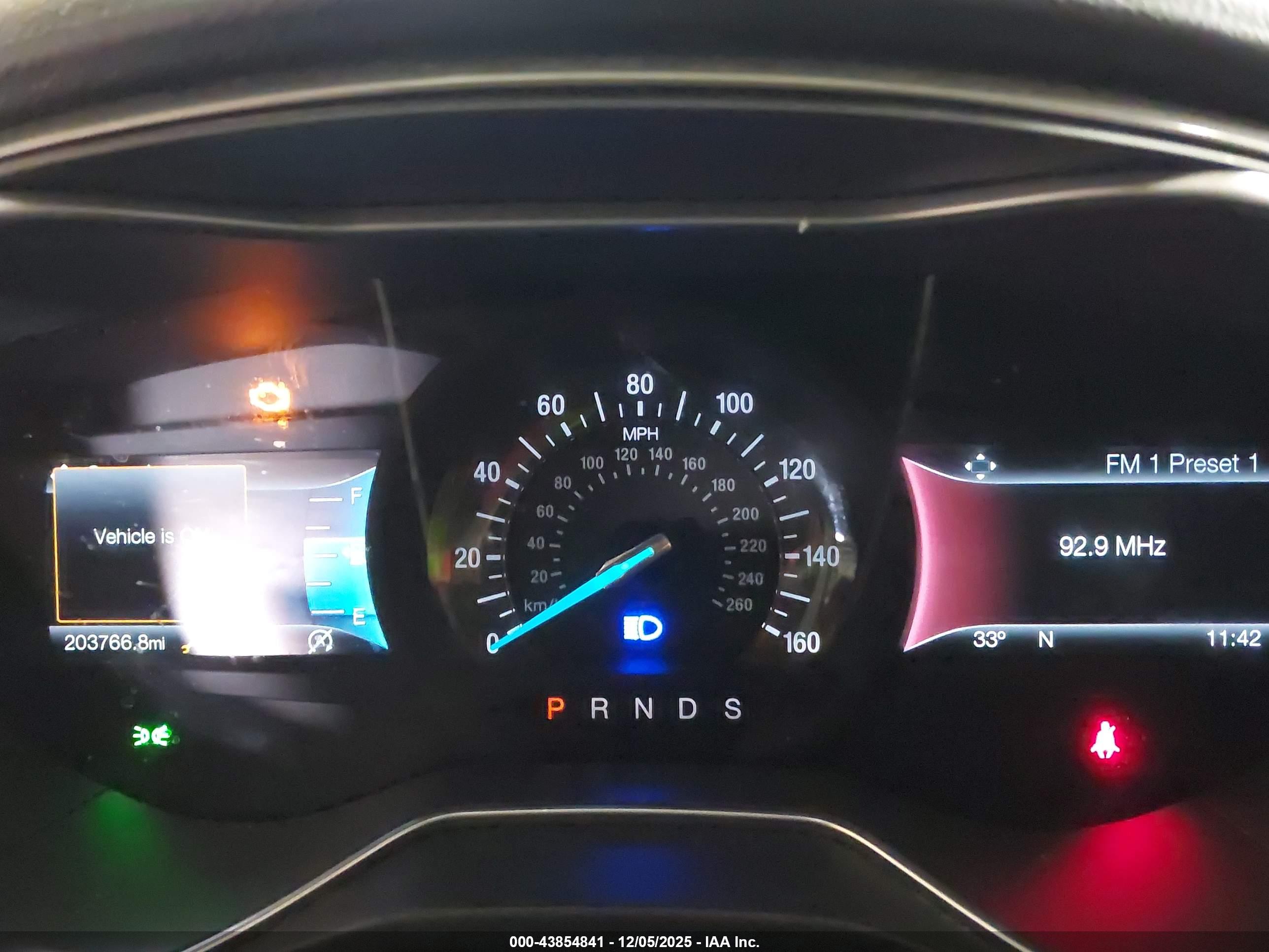 FORD FUSION image 7
