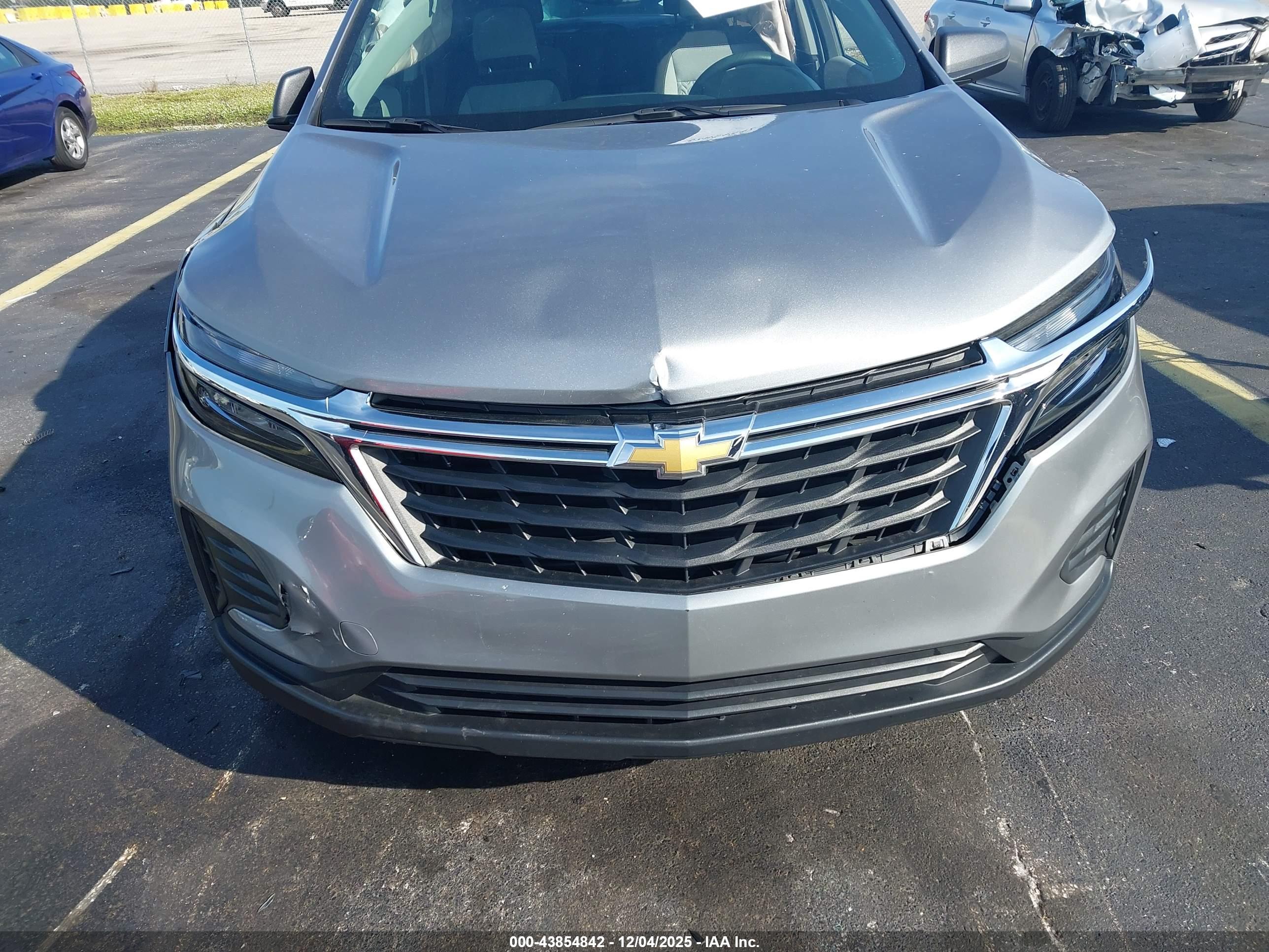 CHEVROLET EQUINOX image 6