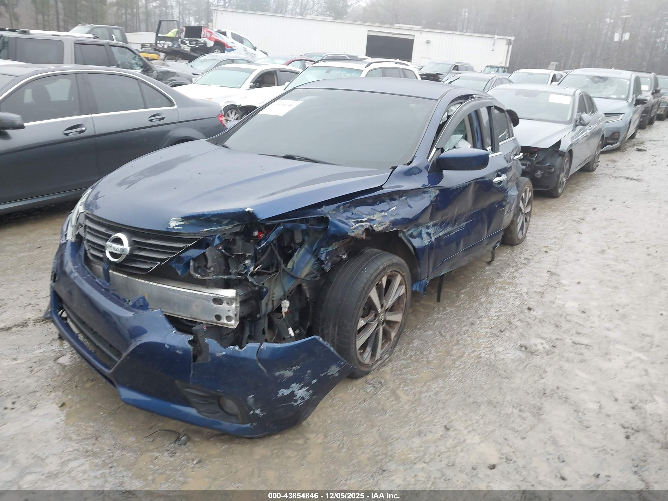 NISSAN ALTIMA image 2