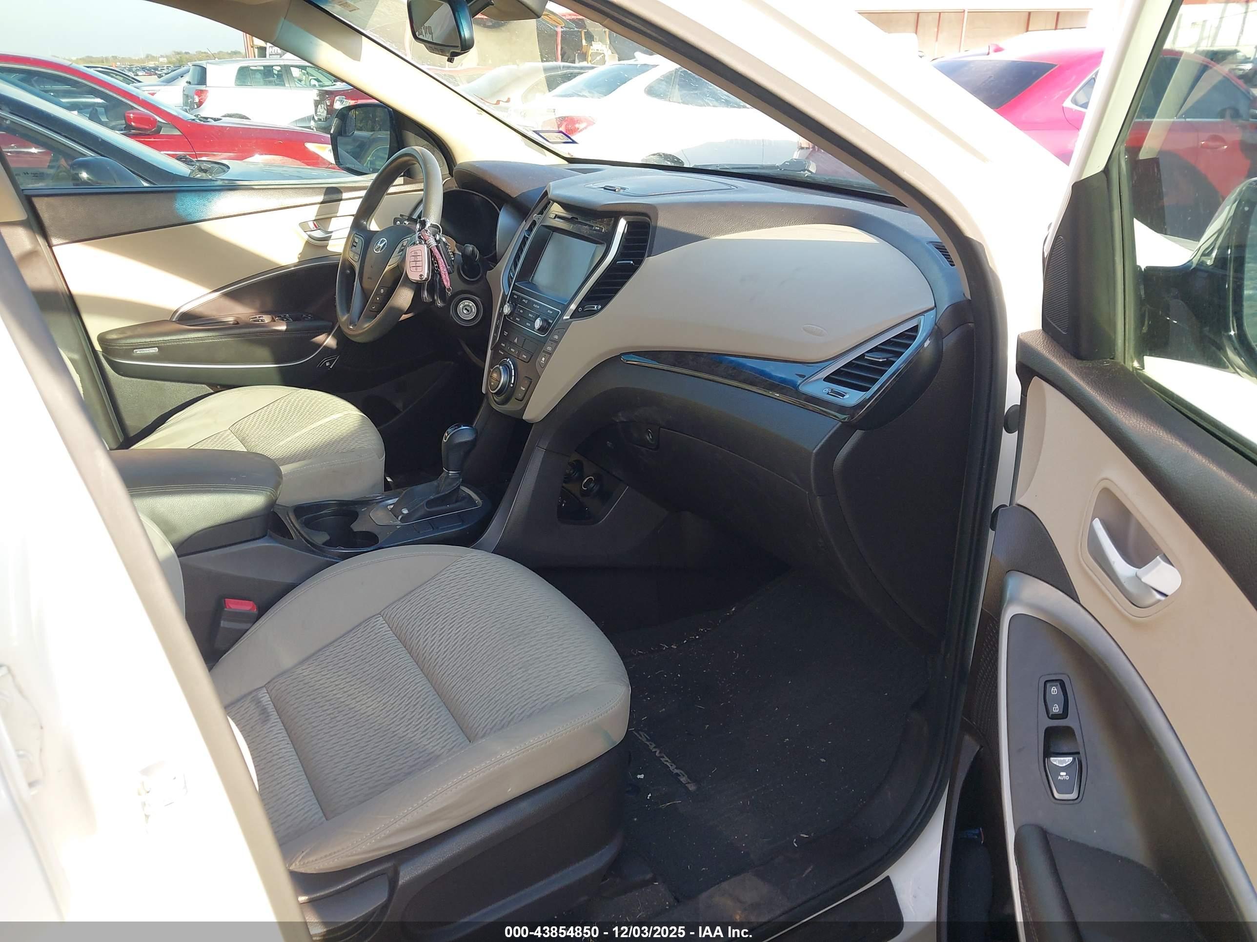 HYUNDAI SANTA image 5