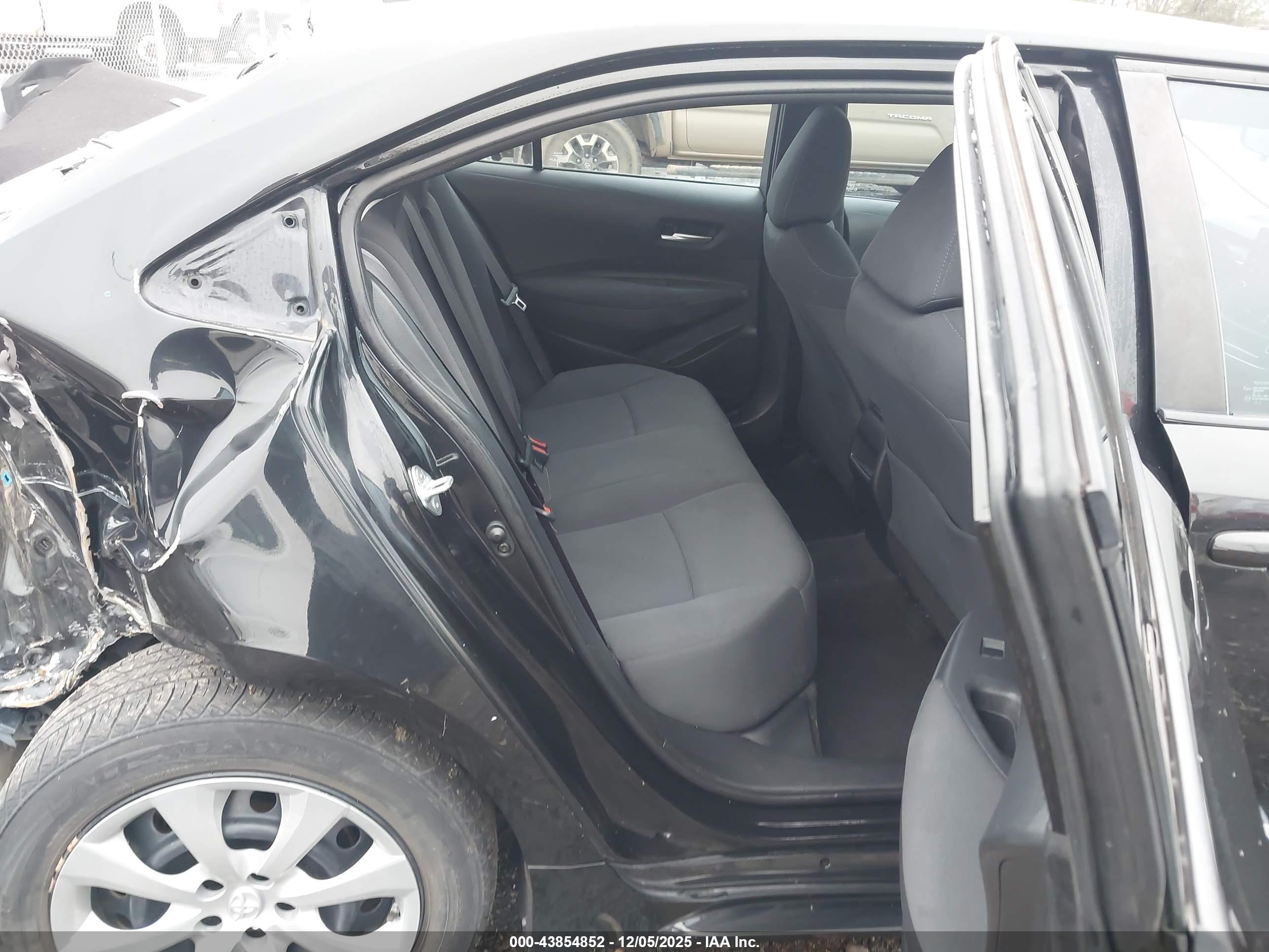 TOYOTA COROLLA image 8