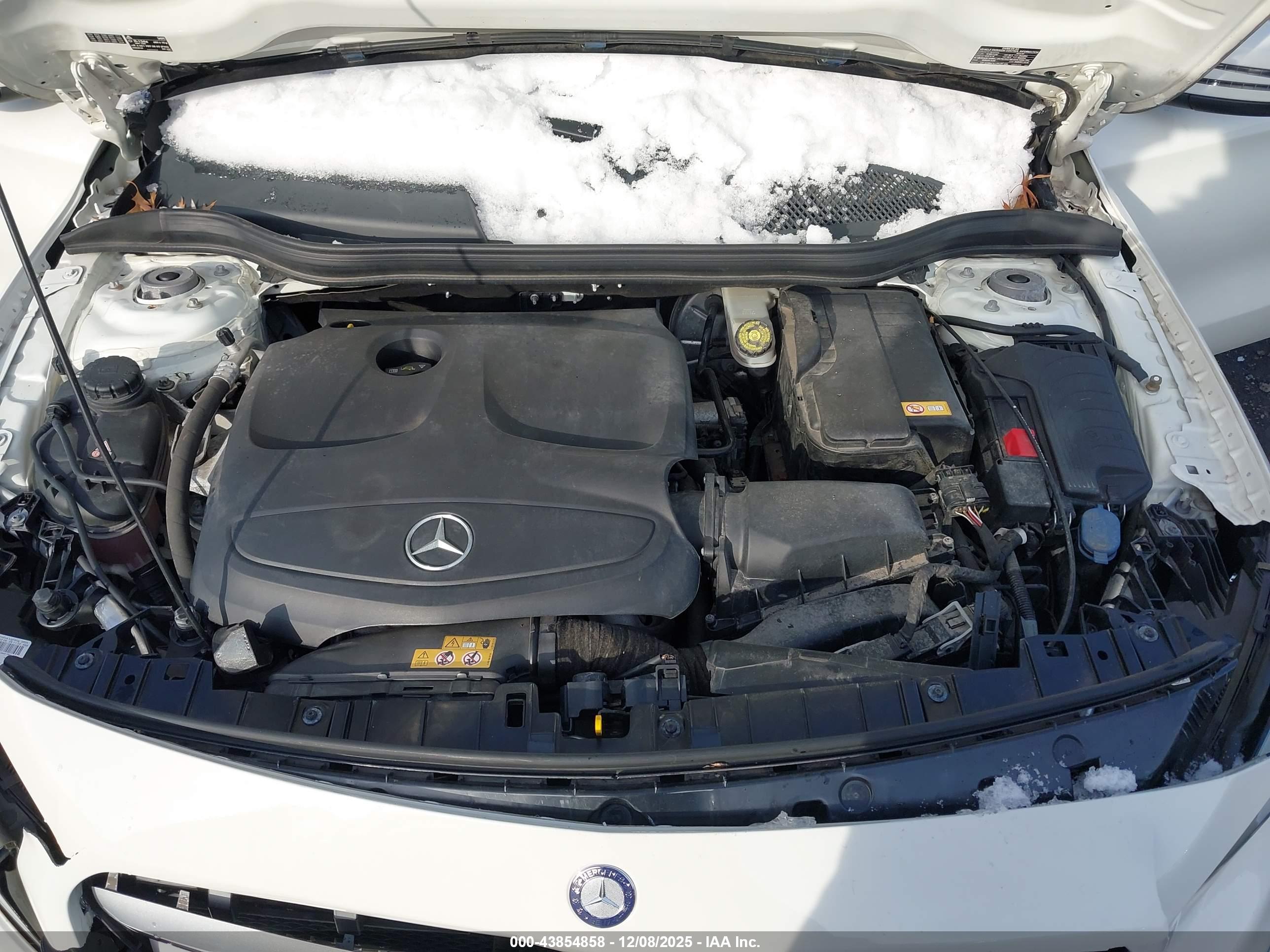 MERCEDES-BENZ GLA image 10