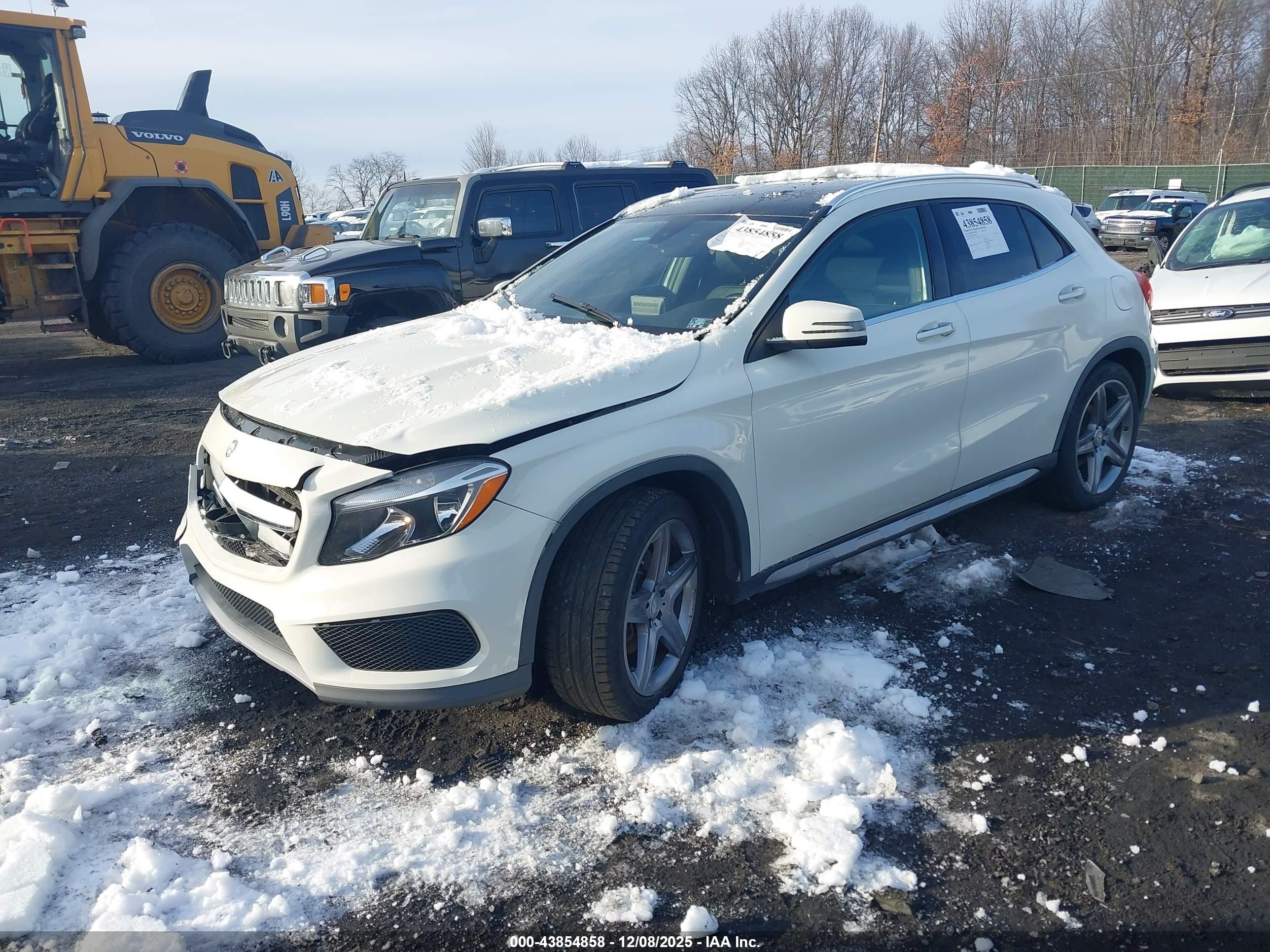 MERCEDES-BENZ GLA image 2