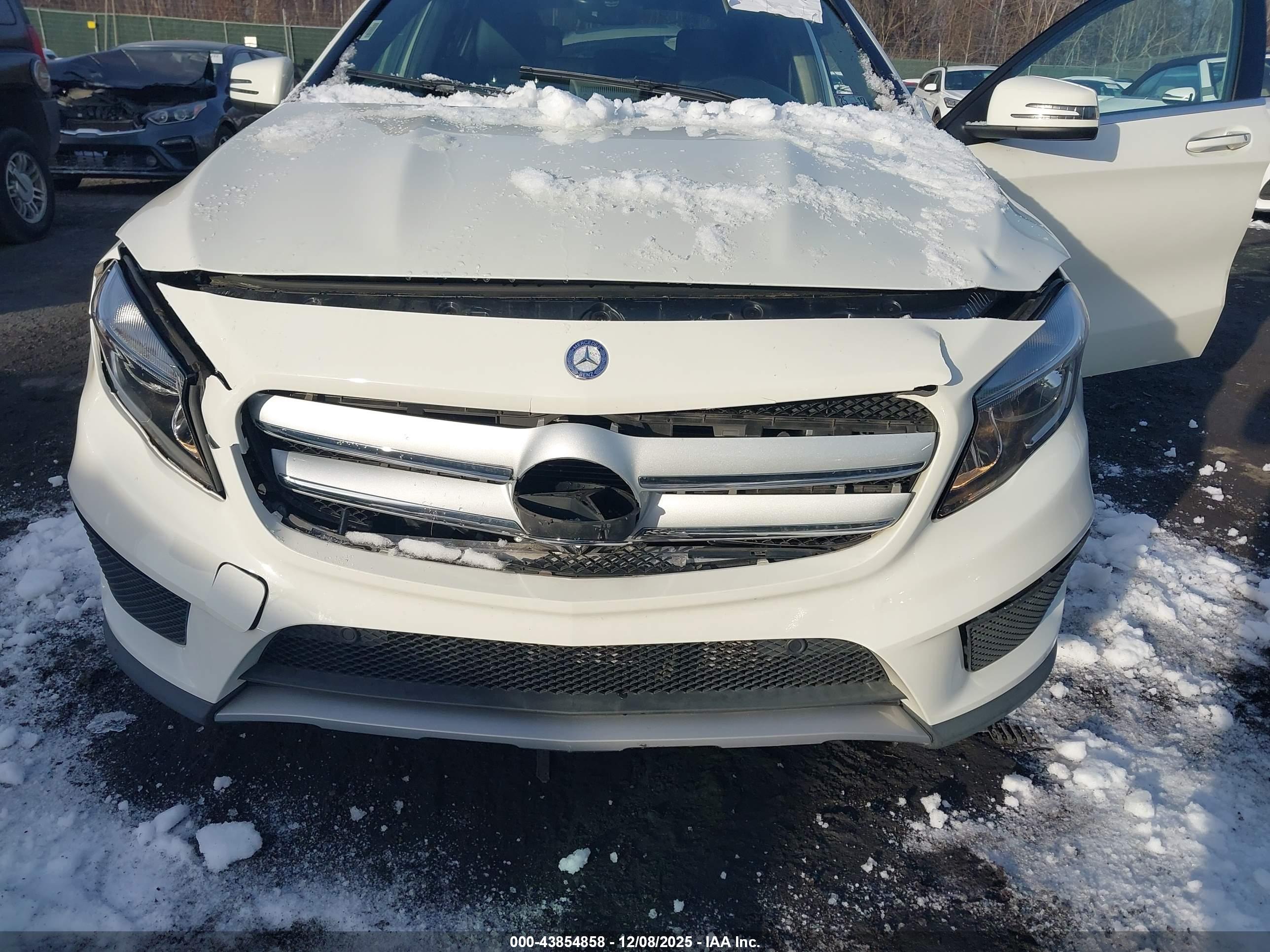 MERCEDES-BENZ GLA image 6