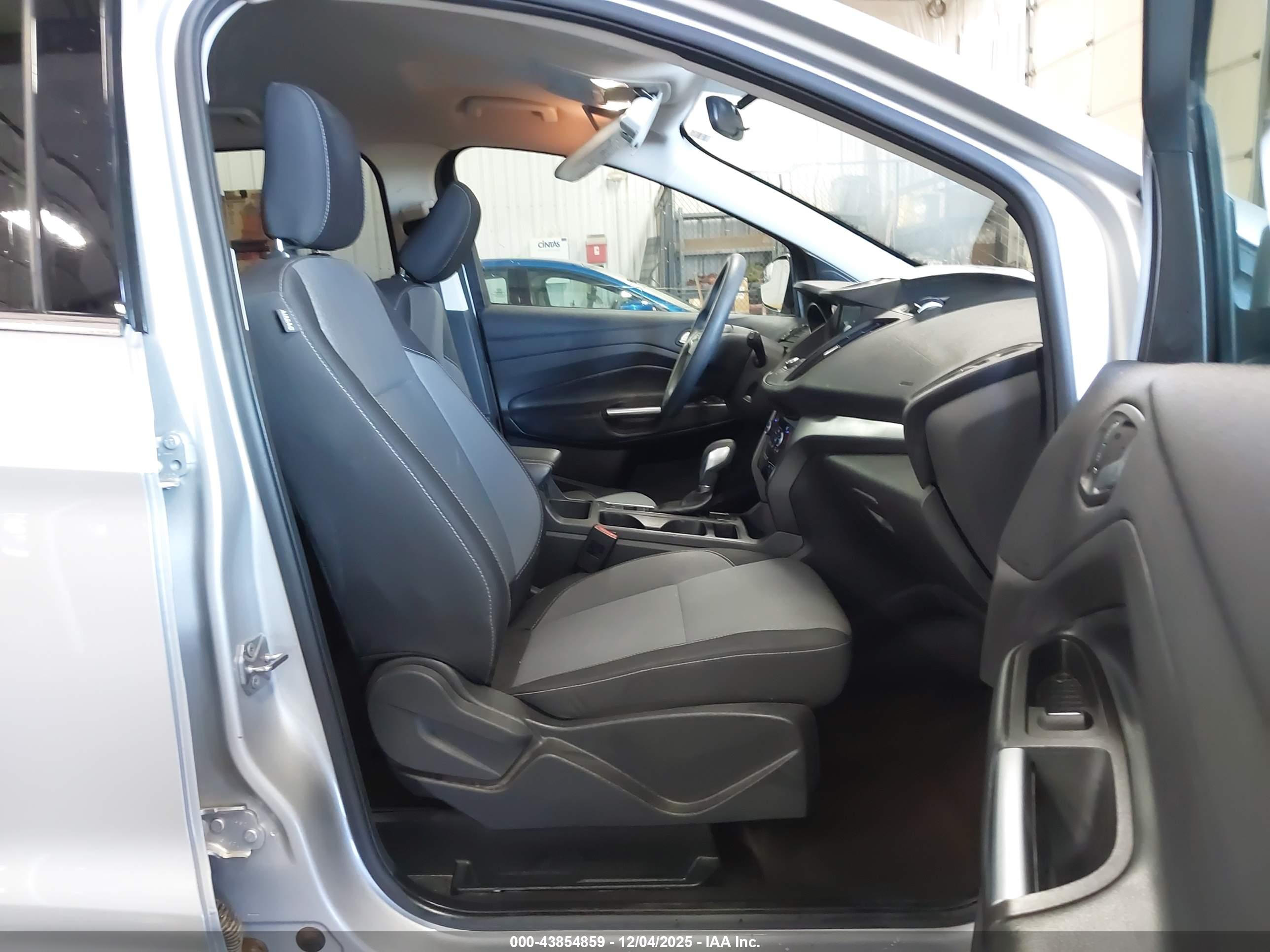 FORD ESCAPE image 5