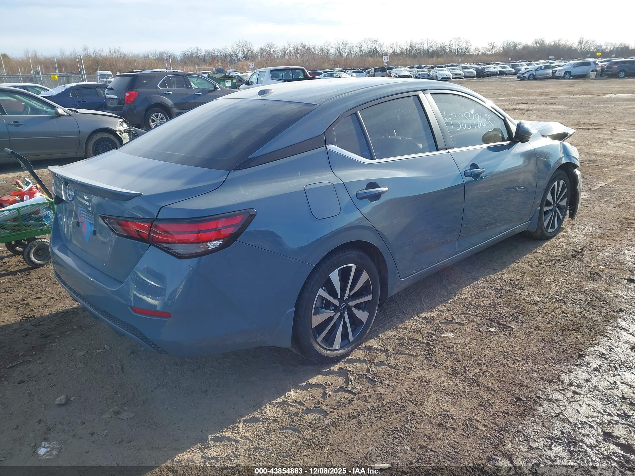NISSAN SENTRA image 4