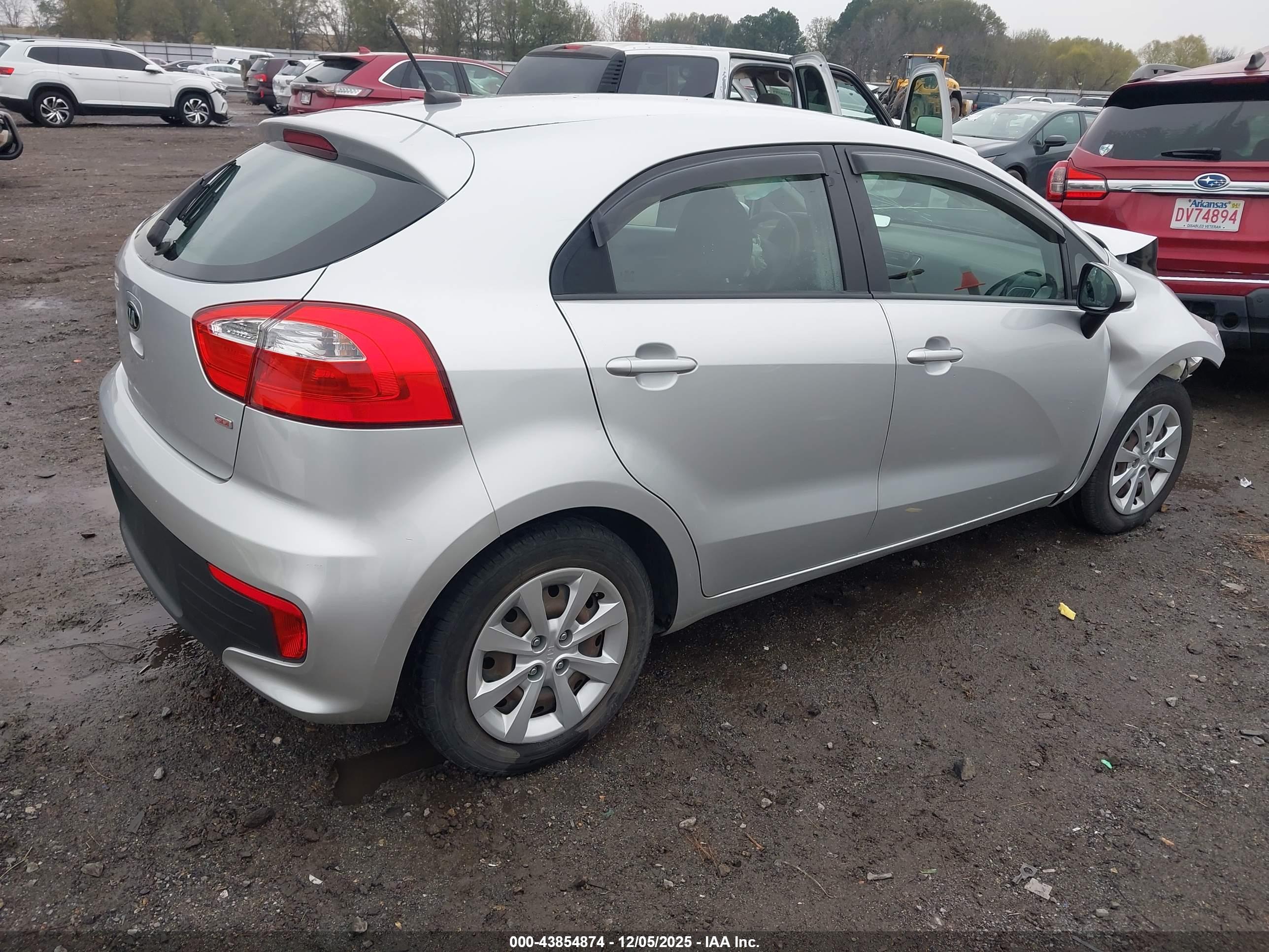 KIA RIO image 4