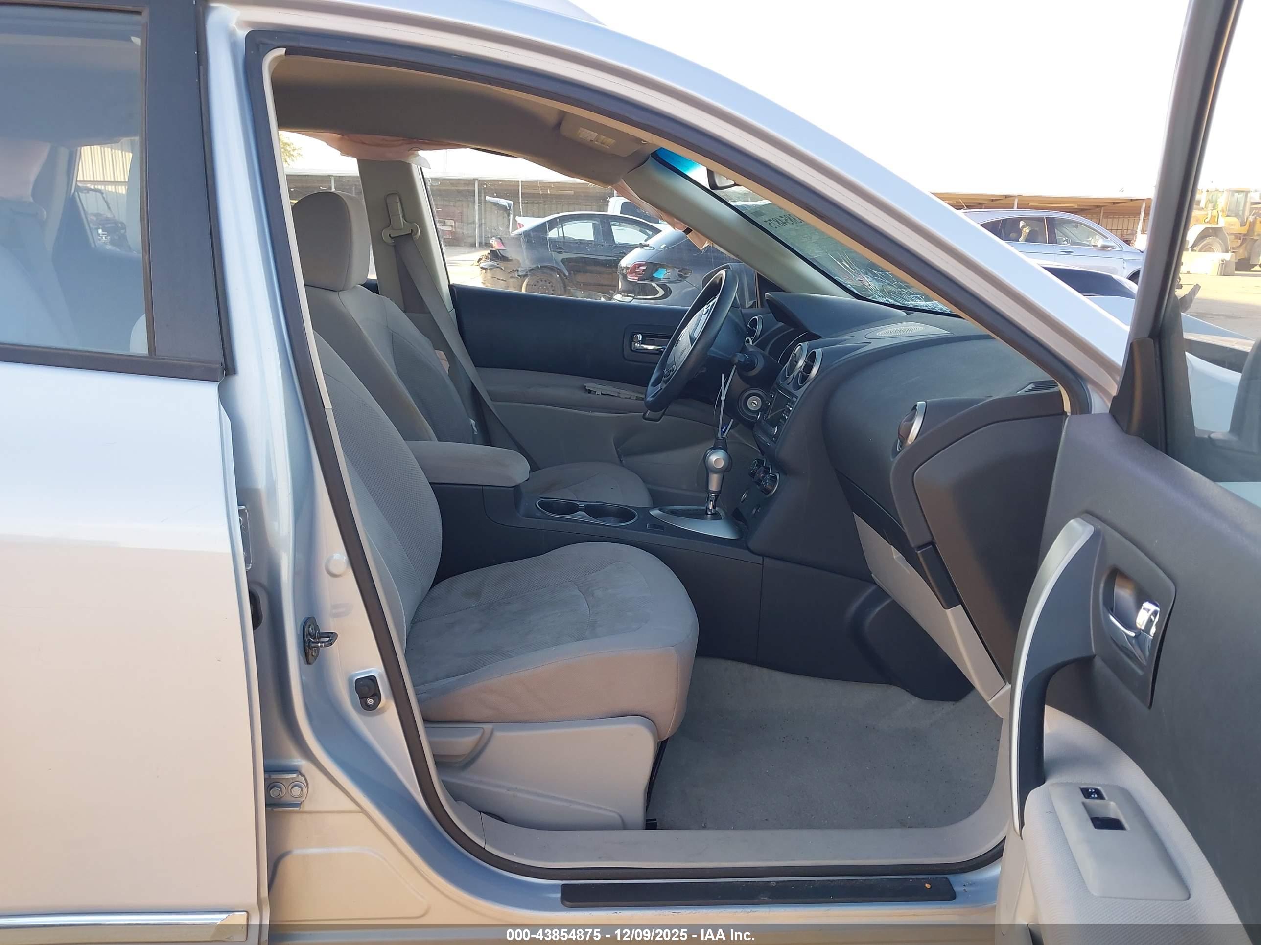 NISSAN ROGUE image 5