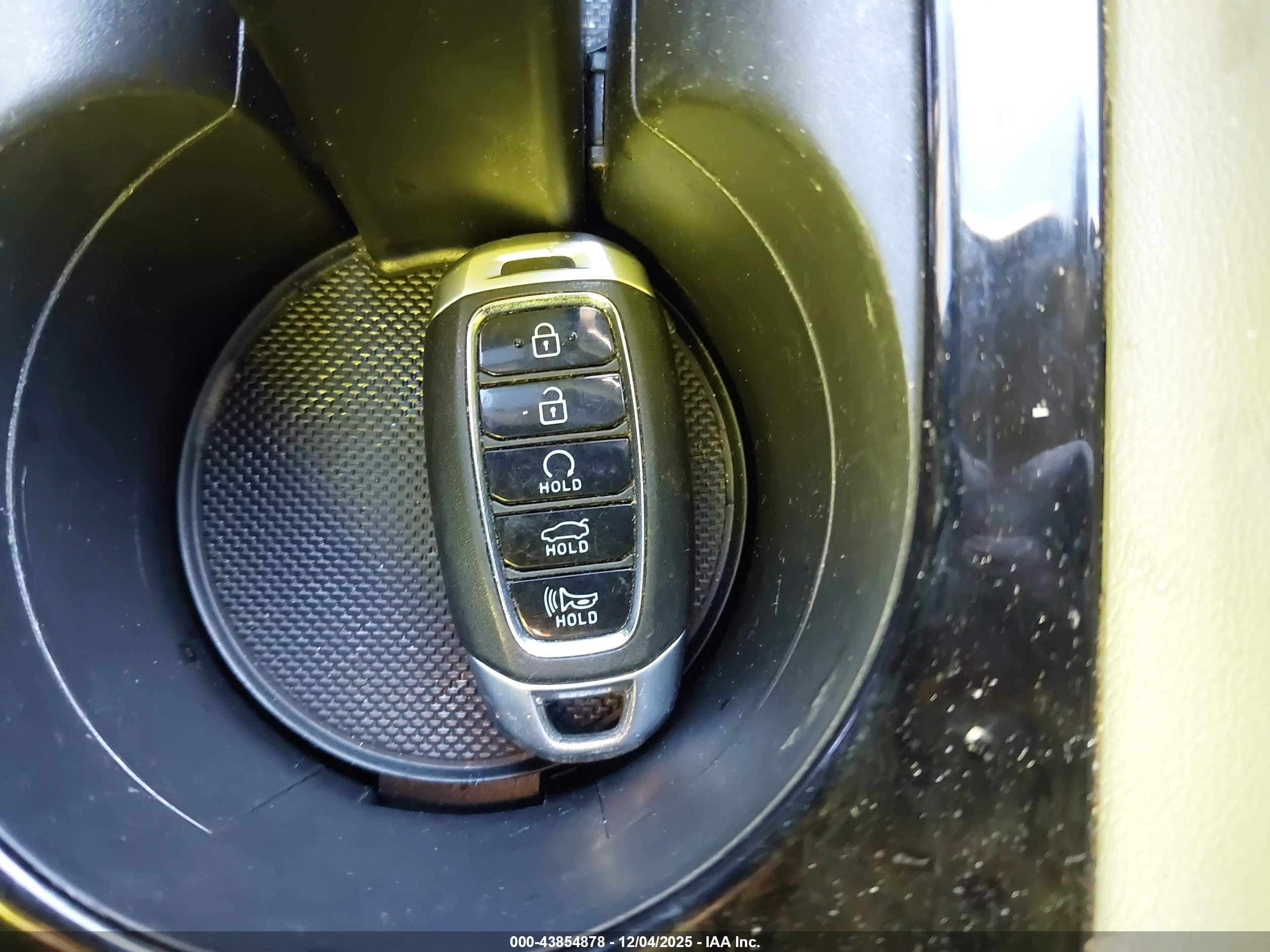 HYUNDAI ELANTRA image 11