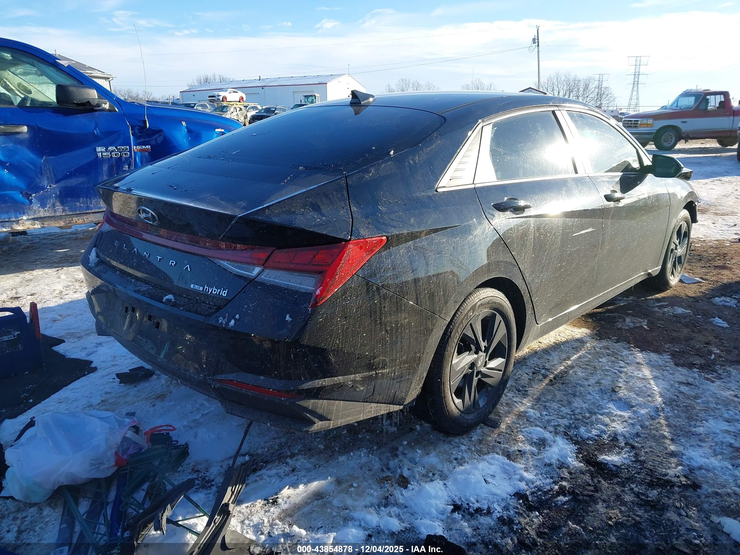 HYUNDAI ELANTRA image 4